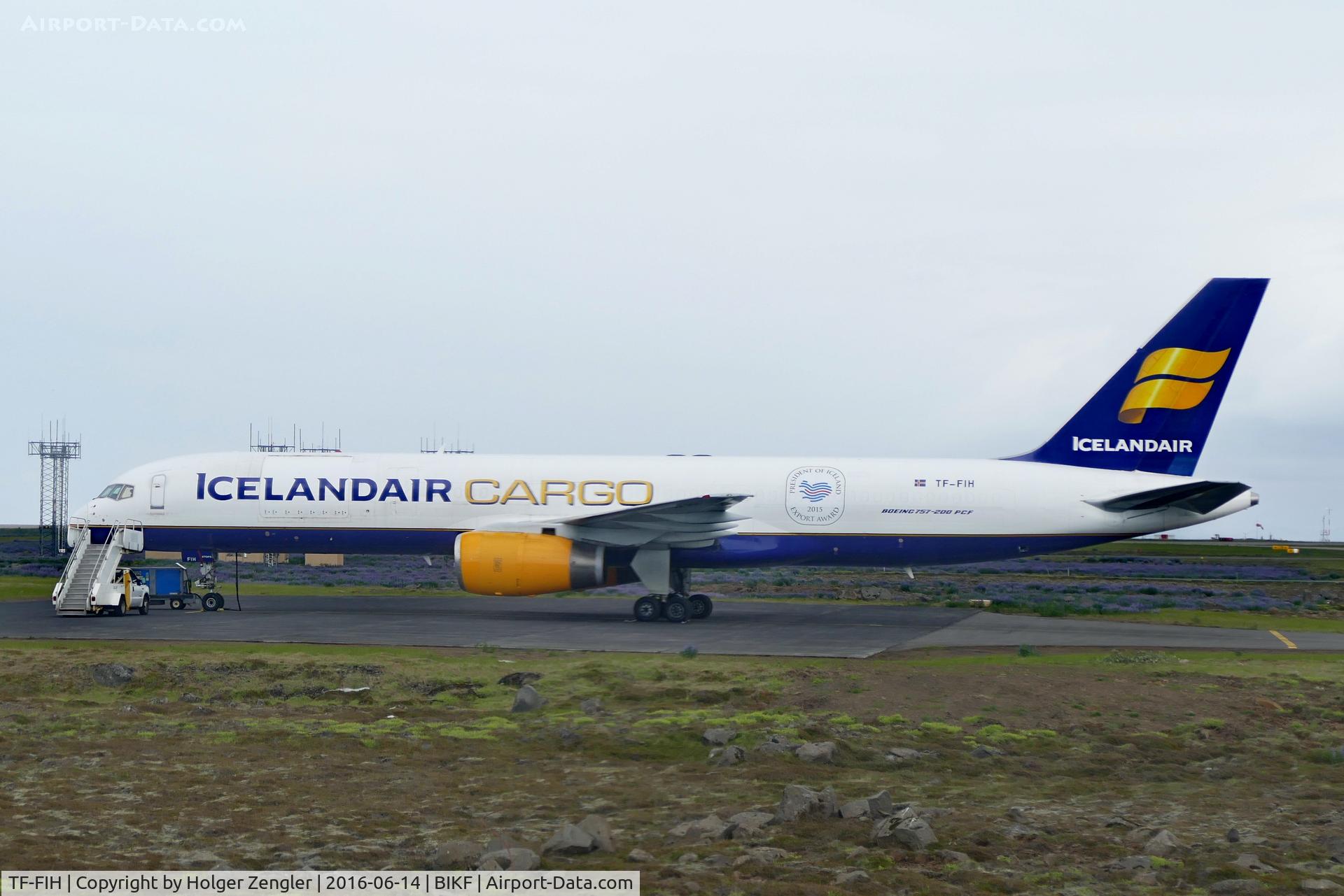 TF-FIH, 1990 Boeing 757-208/PCF C/N 24739, Looking around on KEF it seems to me that once there was a time when Island Air was principal customer for Boeing 757 aircraft...