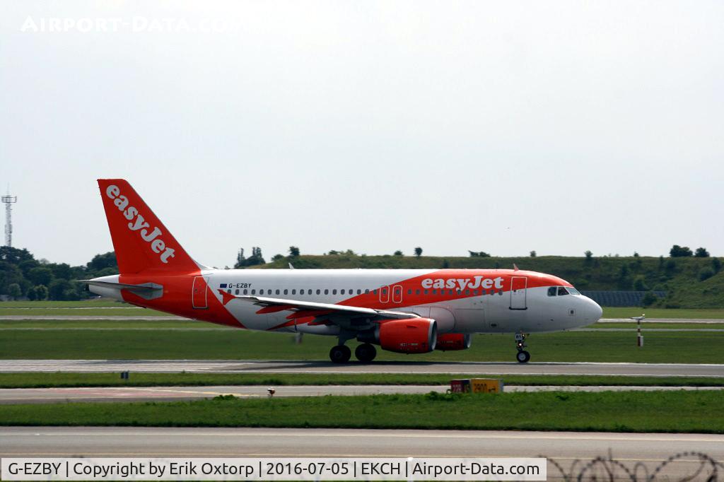 G-EZBY, 2007 Airbus A319-111 C/N 3176, G-EZBY now in new c/s. Taking off rw 22R