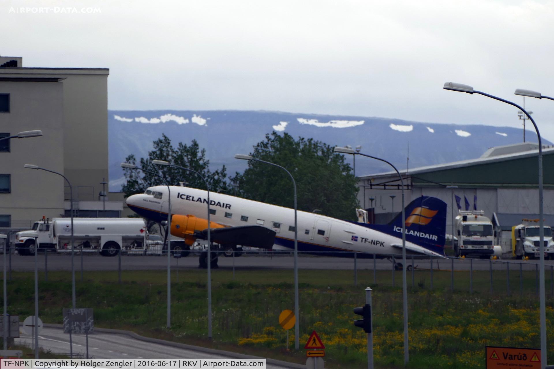 TF-NPK, 1943 Douglas DC-3A-456 C/N 13861, There was no way to get a closer view on that beautiful old lady...