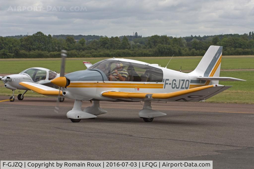 F-GJZQ, 1991 Robin DR-400-160 Chevalier C/N 2030, Parked