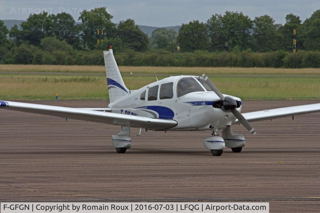 F-GFGN, Piper PA-28-181 Archer C/N 2890056, Parked