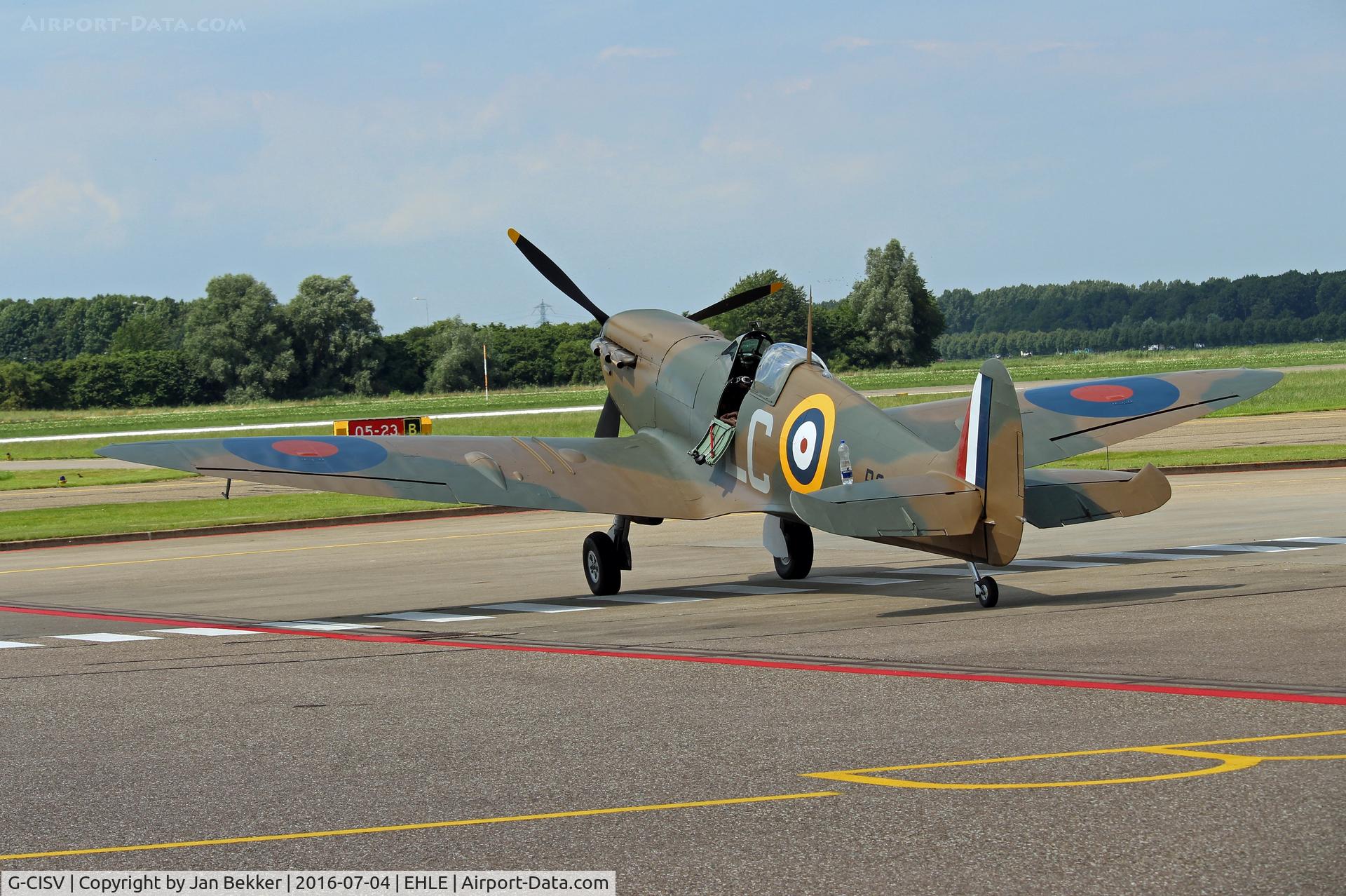G-CISV, 1942 Supermarine 349 Spitfire Vb C/N CBAF.2405, Lelystad Airport for making of the movie 