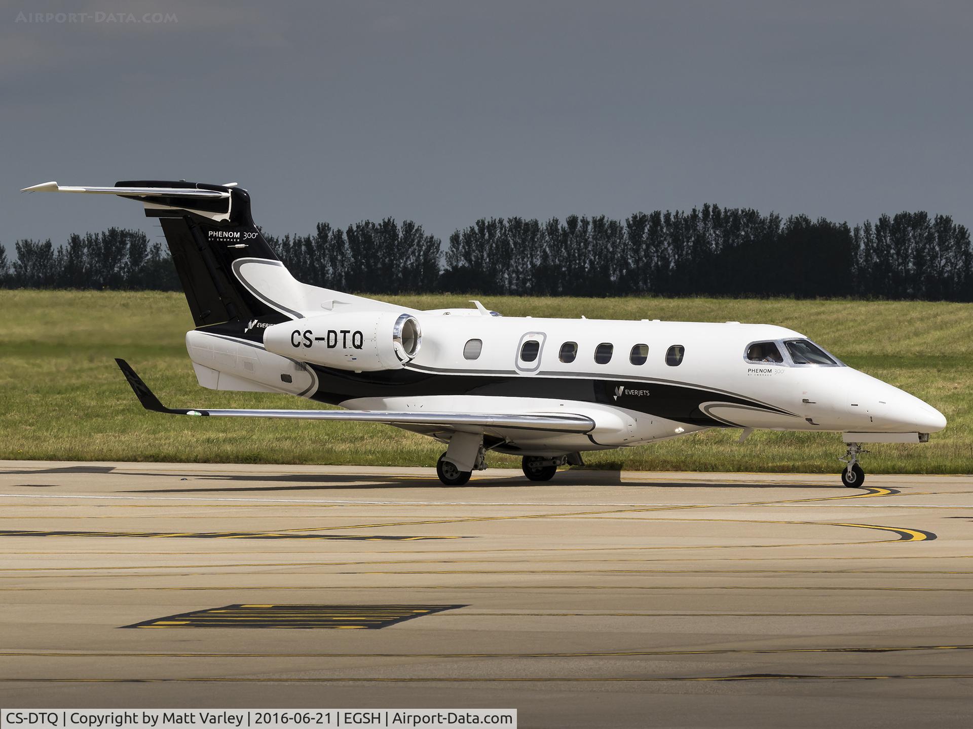 CS-DTQ, 2011 Embraer EMB-505 Phenom 300 C/N 50500083, Taxiing away from the SaxonAir ramp....