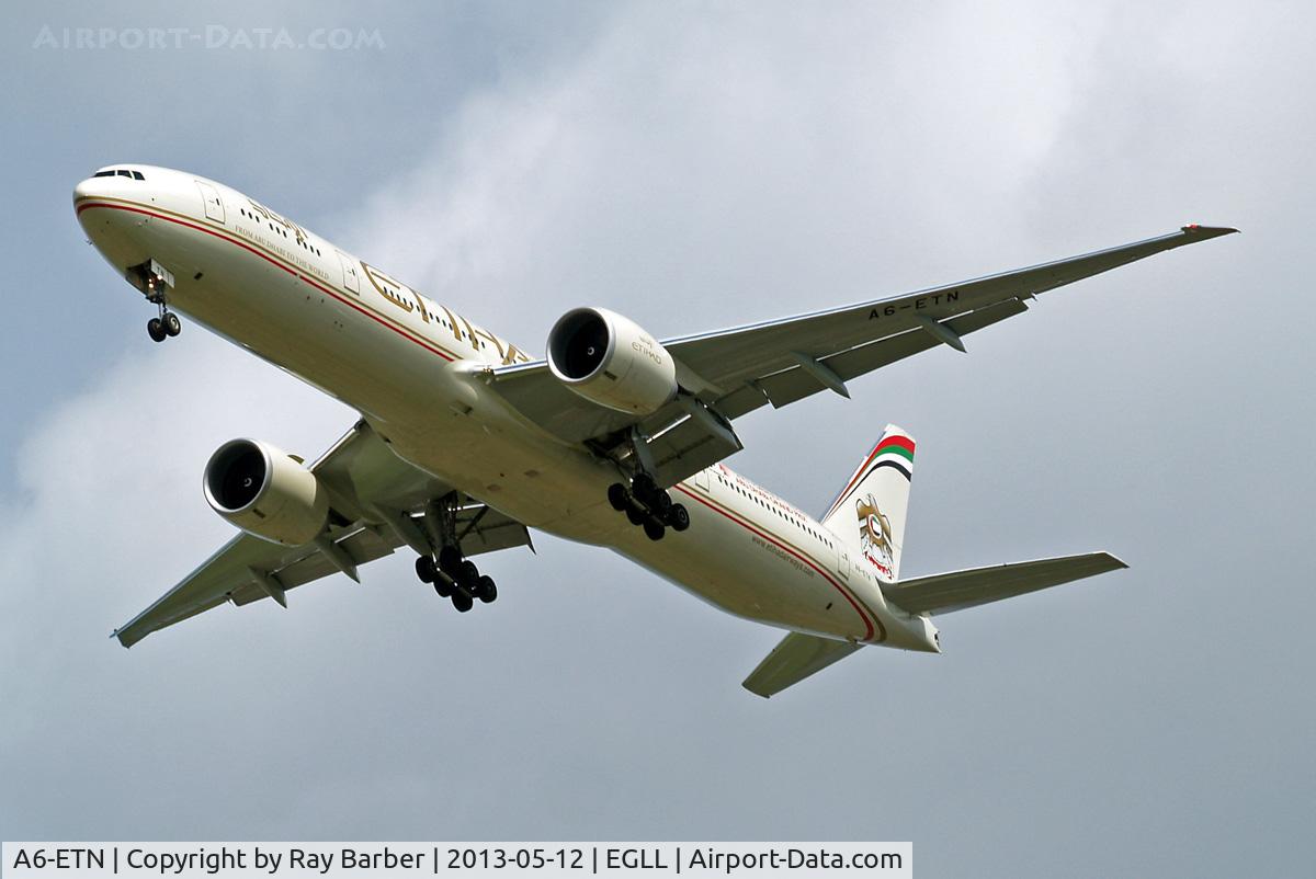 A6-ETN, 2013 Boeing 777-3FX/ER C/N 39689, Boeing 777-3FXER [39689] (Etihad Airways) Home~G 12/05/2013. On approach 27R.