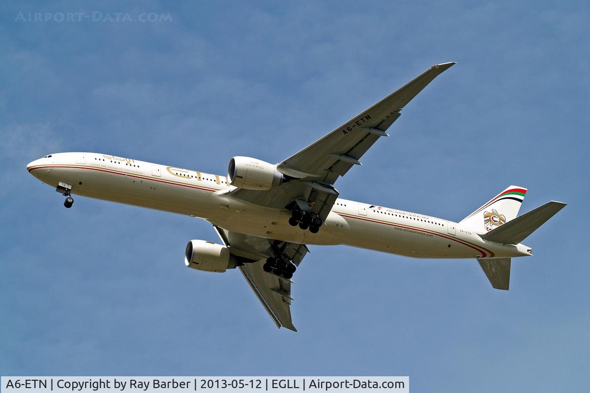 A6-ETN, 2013 Boeing 777-3FX/ER C/N 39689, Boeing 777-3FXER [39689] (Etihad Airways) Home~G 12/05/2013. On approach 27R.