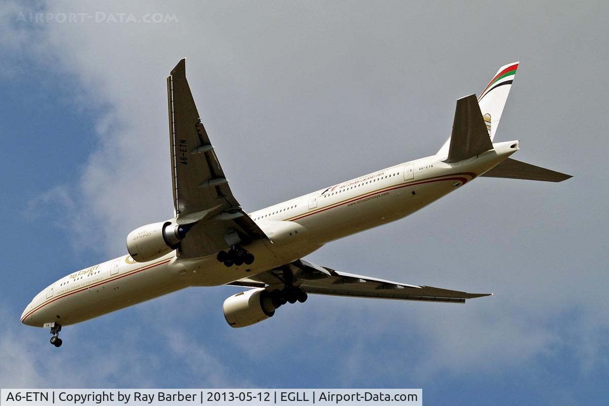 A6-ETN, 2013 Boeing 777-3FX/ER C/N 39689, Boeing 777-3FXER [39689] (Etihad Airways) Home~G 12/05/2013. On approach 27R.