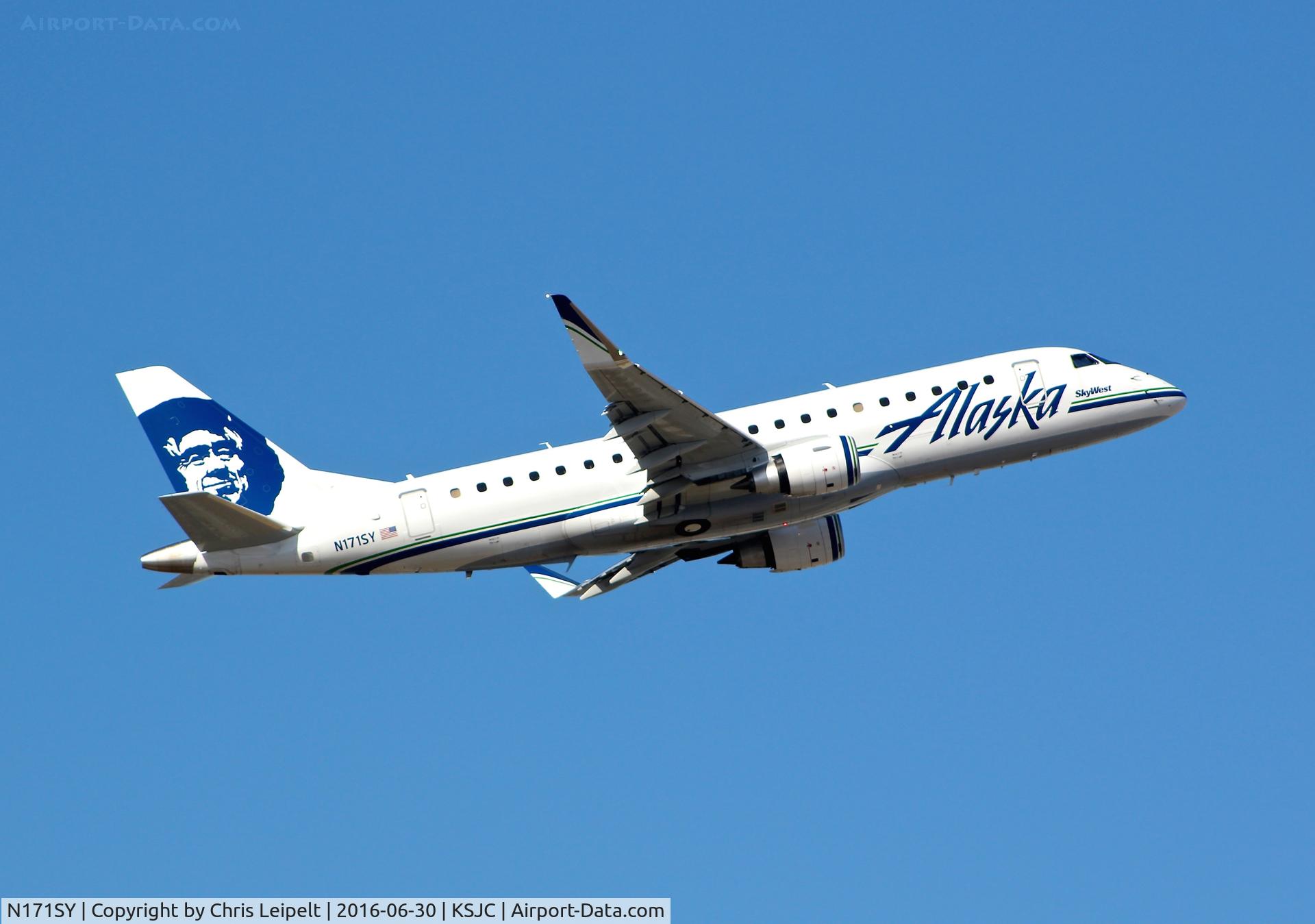 N171SY, 2015 Embraer 175LR (ERJ-170-200LR) C/N 17000485, Alaska/Skywest departing to John Wayne in their 2015 Embraer 170-200 at San Jose International Airport, CA.