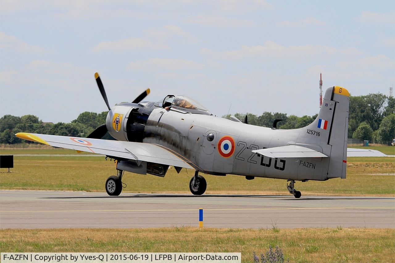 F-AZFN, Douglas AD-4N Skyraider C/N 7609, Douglas AD-4N Skyraider, Taxiing to parking area, Paris-Le Bourget (LFPB-LBG) Air show 2015