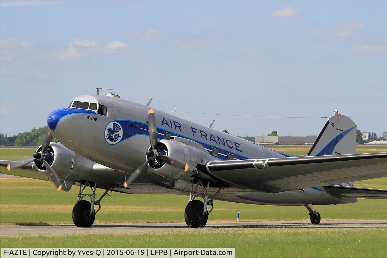 F-AZTE, 1943 Douglas C-47A-1-DL  Skytrain C/N 9172, Douglas C-47A Skytrain, Taxiing to parking area, Paris-Le Bourget (LFPB-LBG) Air show 2015