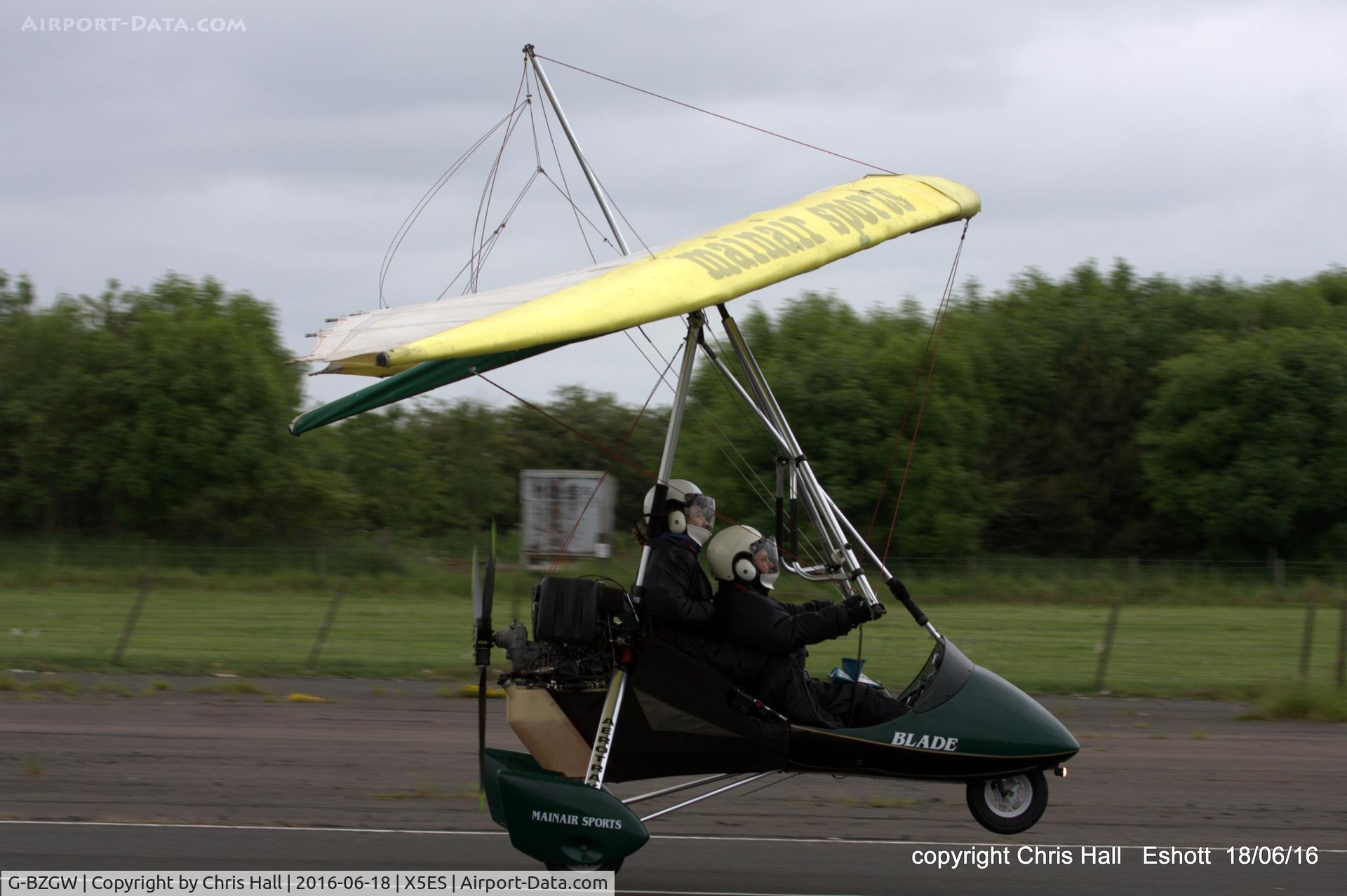 G-BZGW, 2000 Mainair Blade C/N 1246-0400-7-W1039, at the Great North Fly in. Eshott