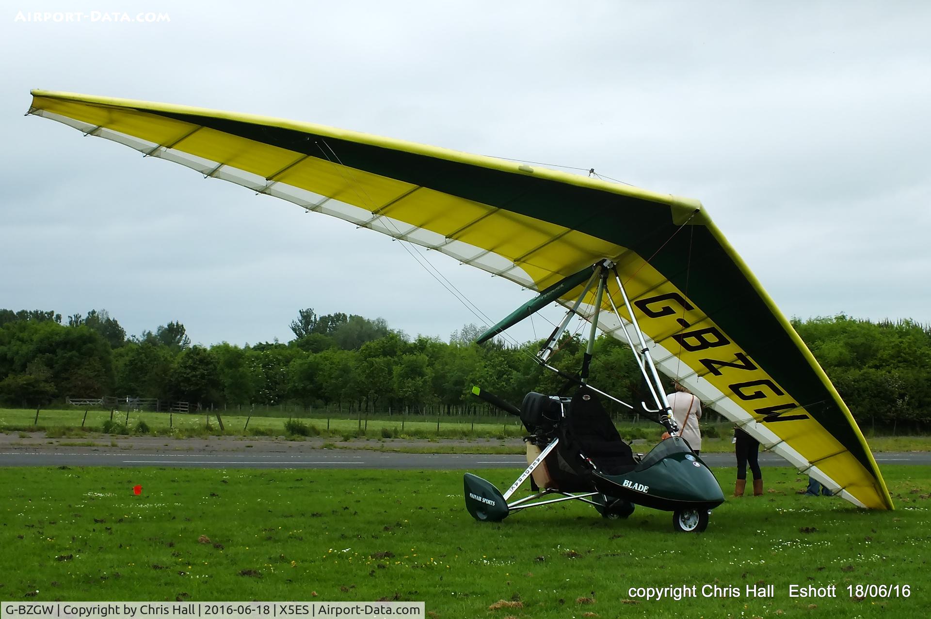 G-BZGW, 2000 Mainair Blade C/N 1246-0400-7-W1039, at the Great North Fly in. Eshott
