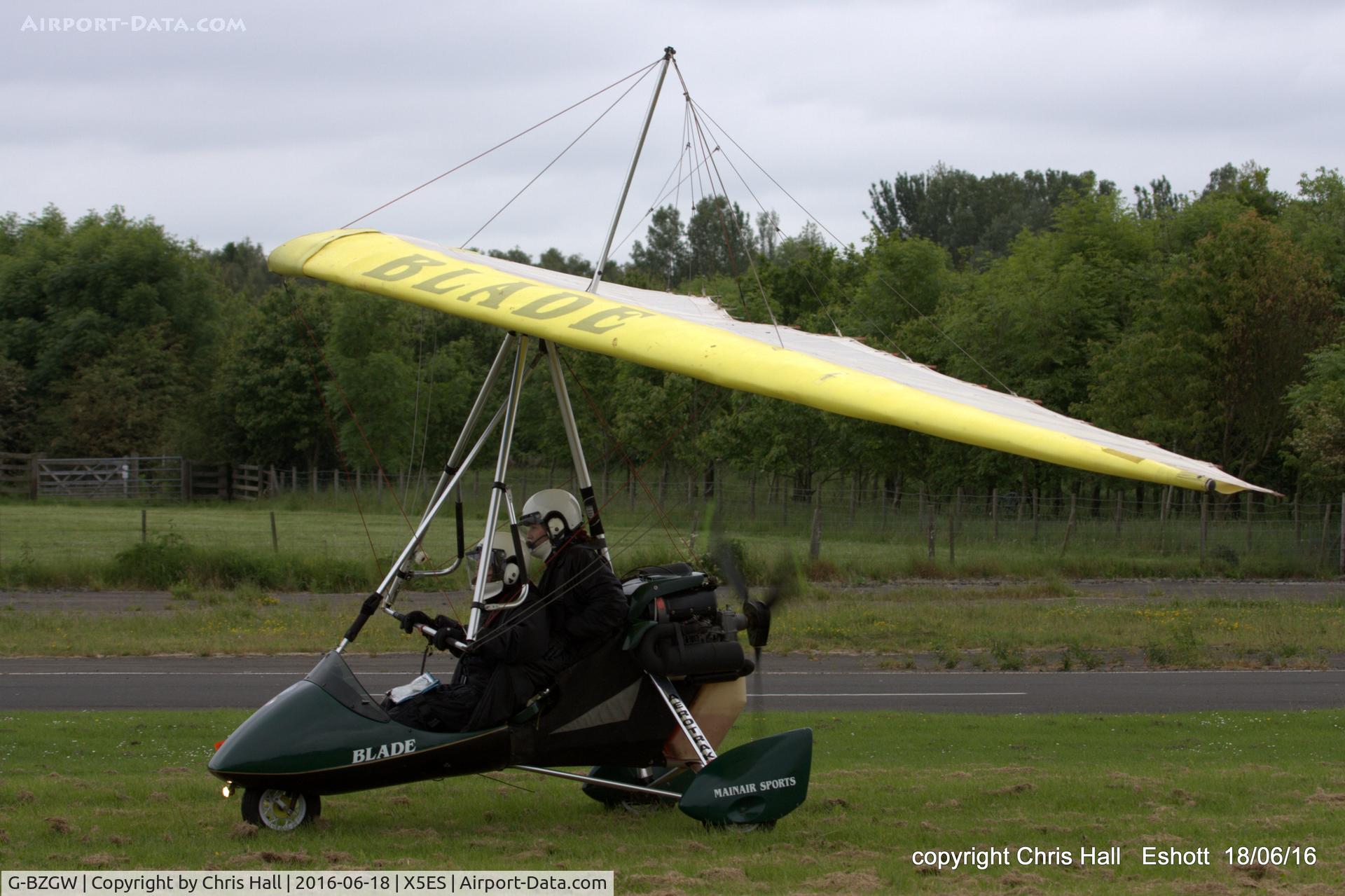G-BZGW, 2000 Mainair Blade C/N 1246-0400-7-W1039, at the Great North Fly in. Eshott