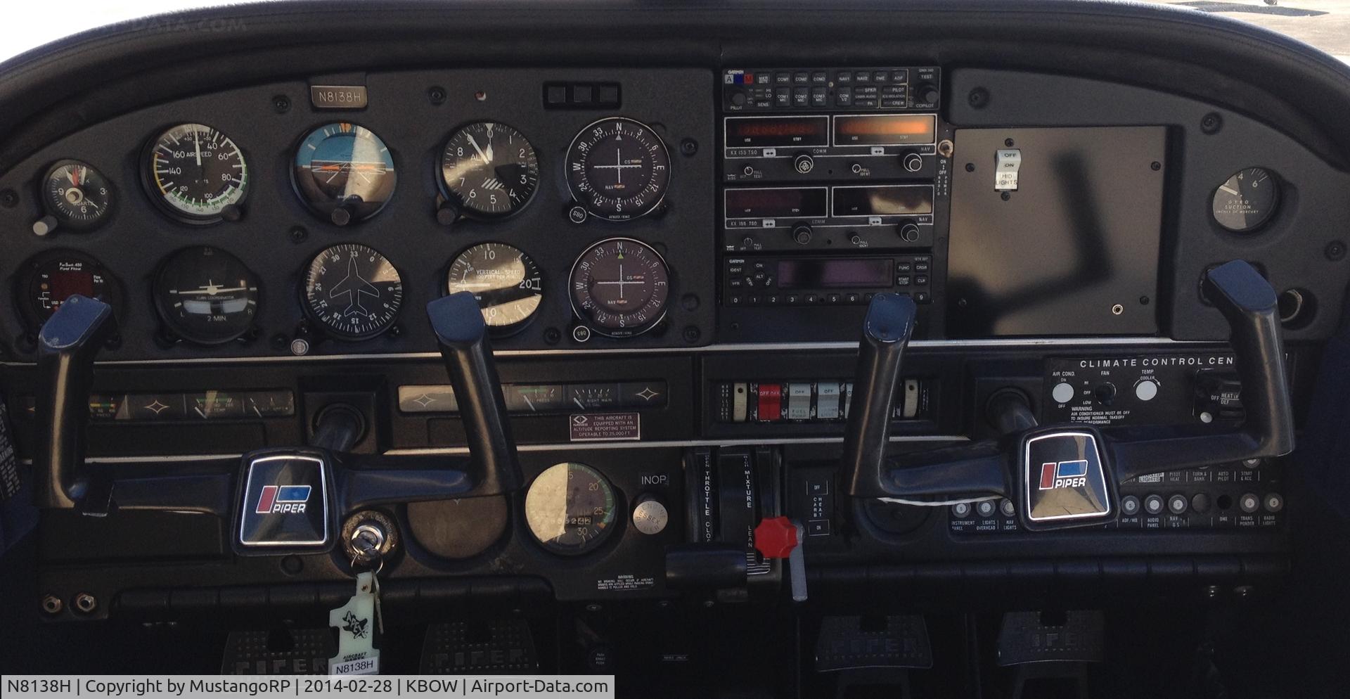 N8138H, 1979 Piper PA-28-181 C/N 28-8090178, Panel
