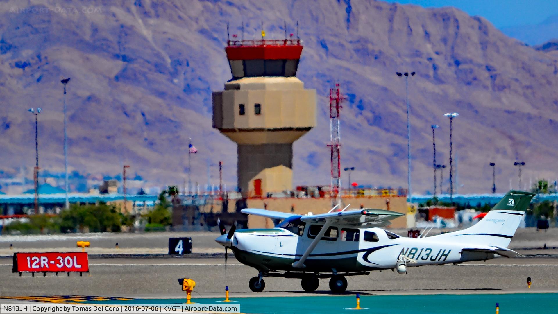 N813JH, Cessna T206H Turbo Stationair C/N T20608964, N813JH 2010 CESSNA T206H Turbo Stationair s/n T20608964 

North Las Vegas Airport (IATA: VGT, ICAO: KVGT, FAA LID: VGT)
Photo: Tomás Del Coro
July 6, 2016