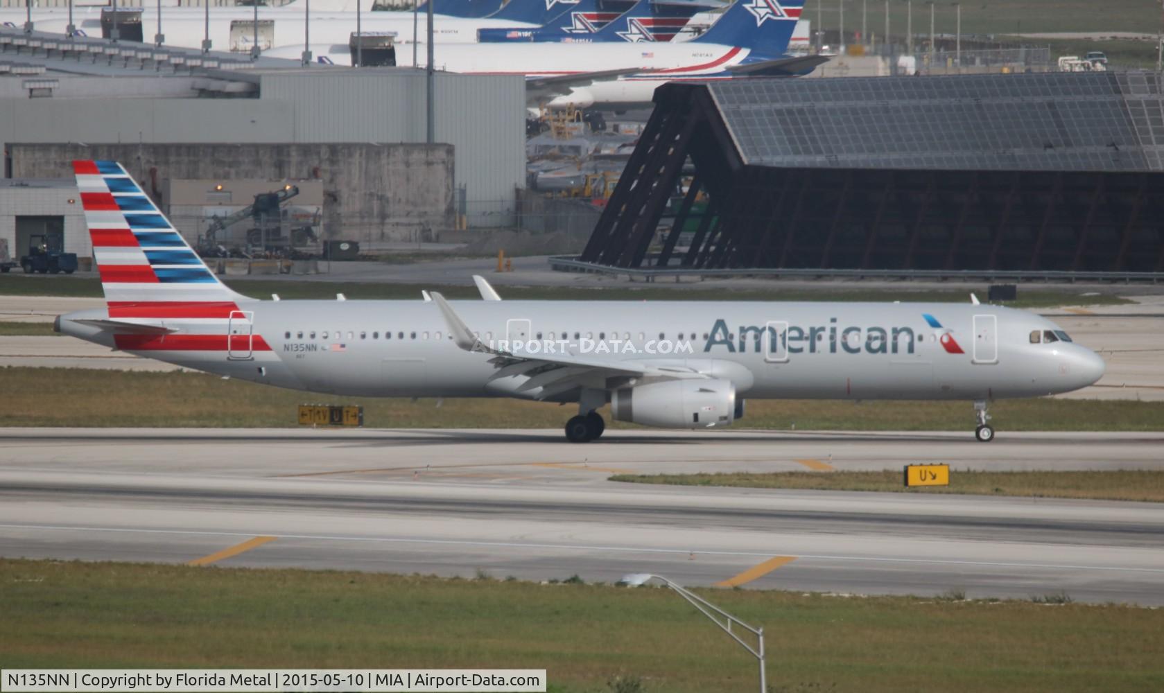 N135NN, 2015 Airbus A321-231 C/N 6520, American
