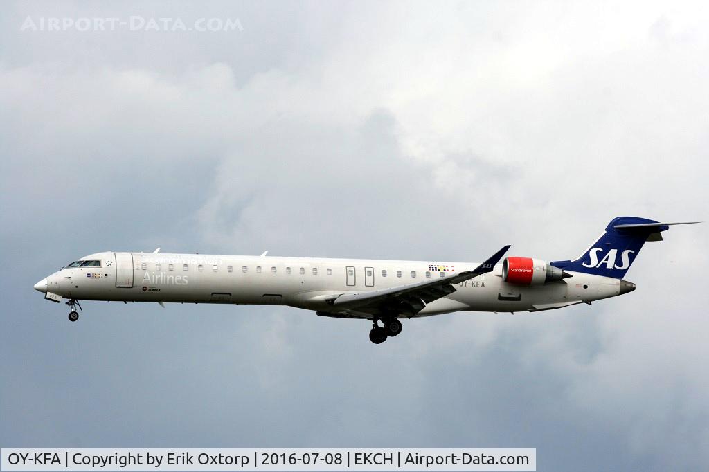 OY-KFA, 2008 Bombardier CRJ-900 (CL-600-2D24) C/N 15206, OY-KFA landing rw 22L
