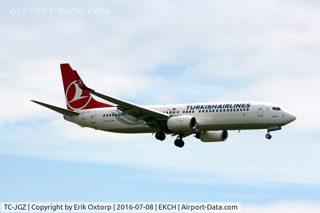 TC-JGZ, 2008 Boeing 737-8F2 C/N 35789, TC-JGZ landing rw 22L
