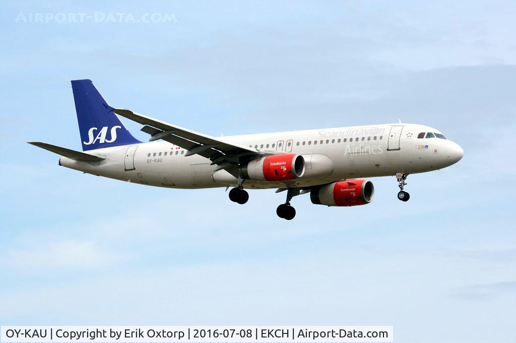 OY-KAU, 2007 Airbus A320-232 C/N 3227, OY-KAU landing rw 22L