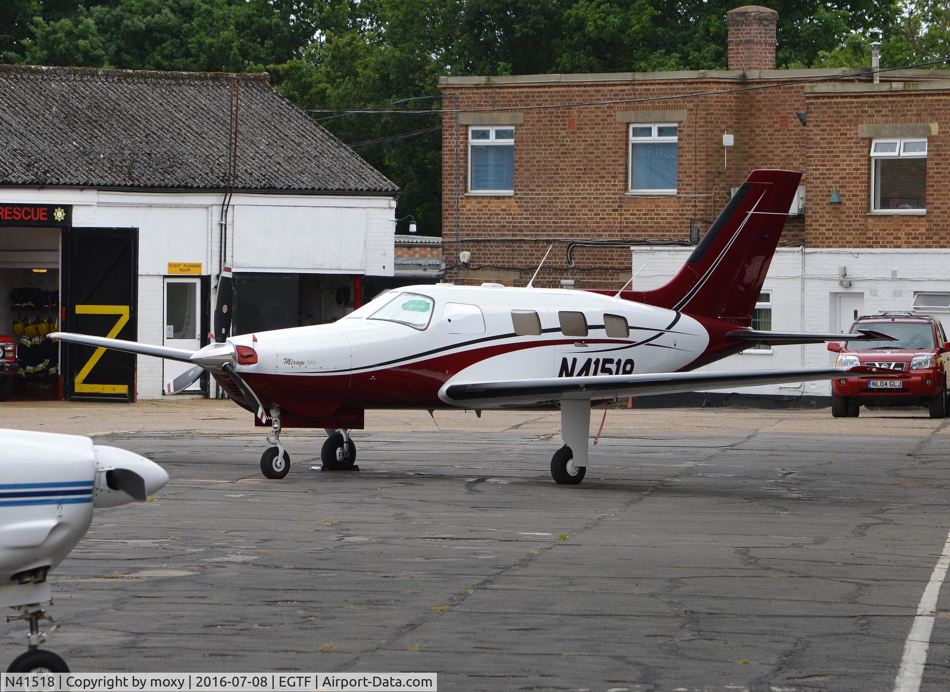 N41518, 2000 Piper PA-46-350P Malibu Mirage C/N 46-36302, Piper PA-46-350P Mirage at Fairoaks.