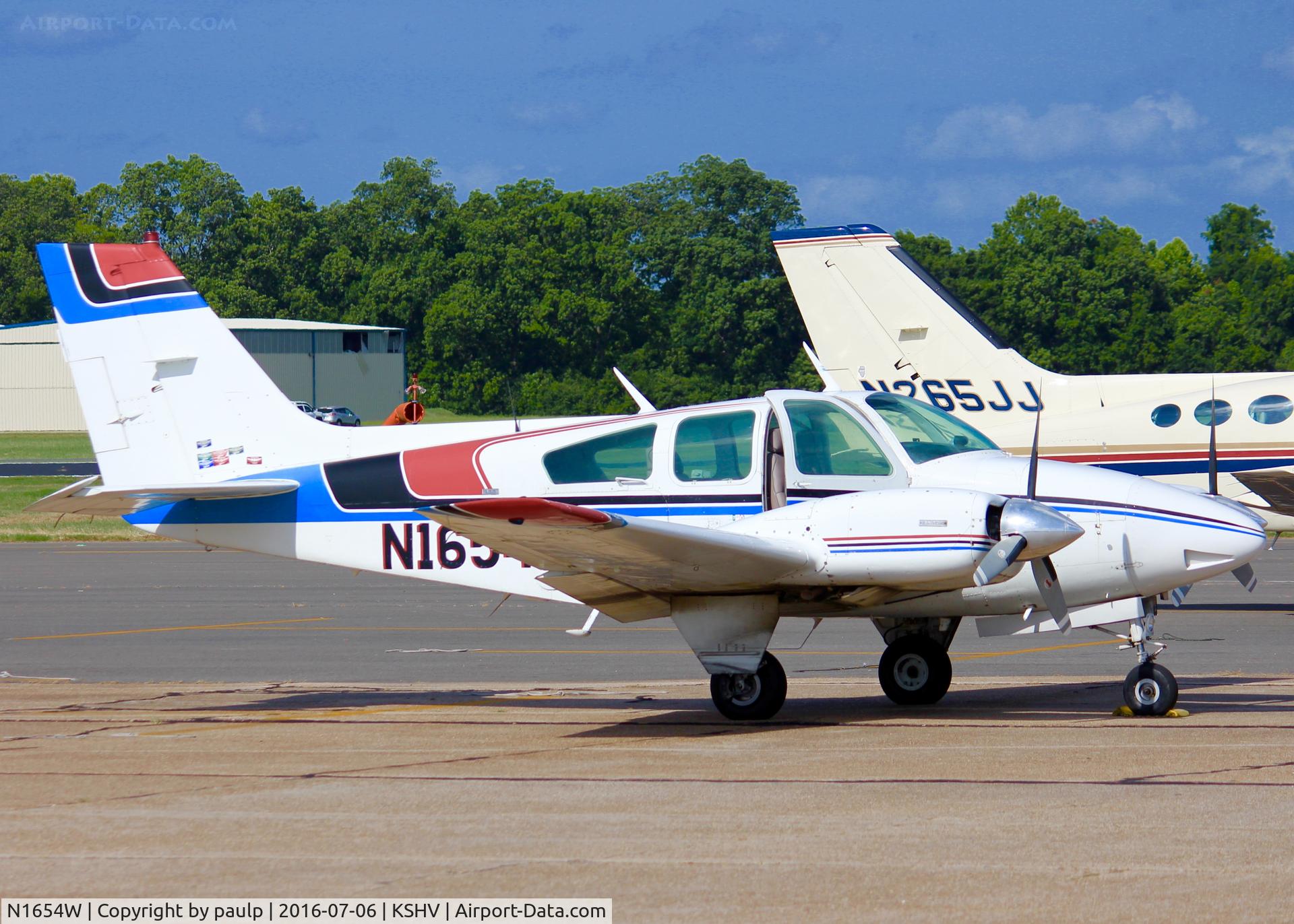 N1654W, 1972 Beech 95-B55 (T42A) Baron C/N TC-1466, At Downtown Shreveport. 