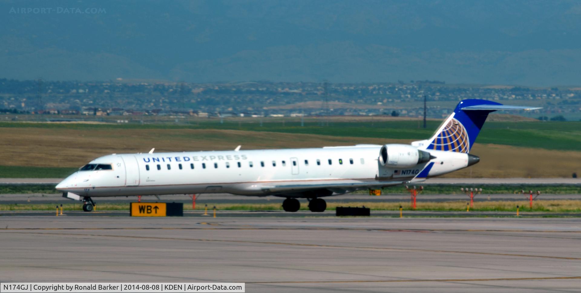 N174GJ, Bombardier CRJ-701ER (CL-600-2C10) Regional Jet C/N 10296, Taxi Denver