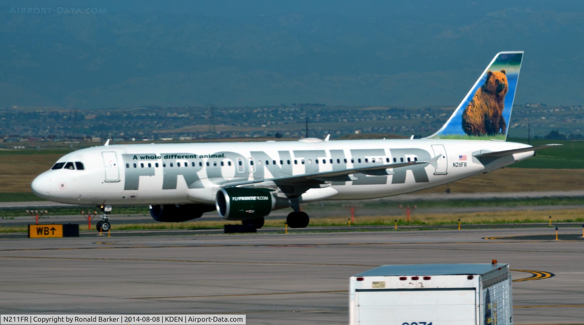 N211FR, 2011 Airbus A320-214 C/N 4688, Taxi Denver
