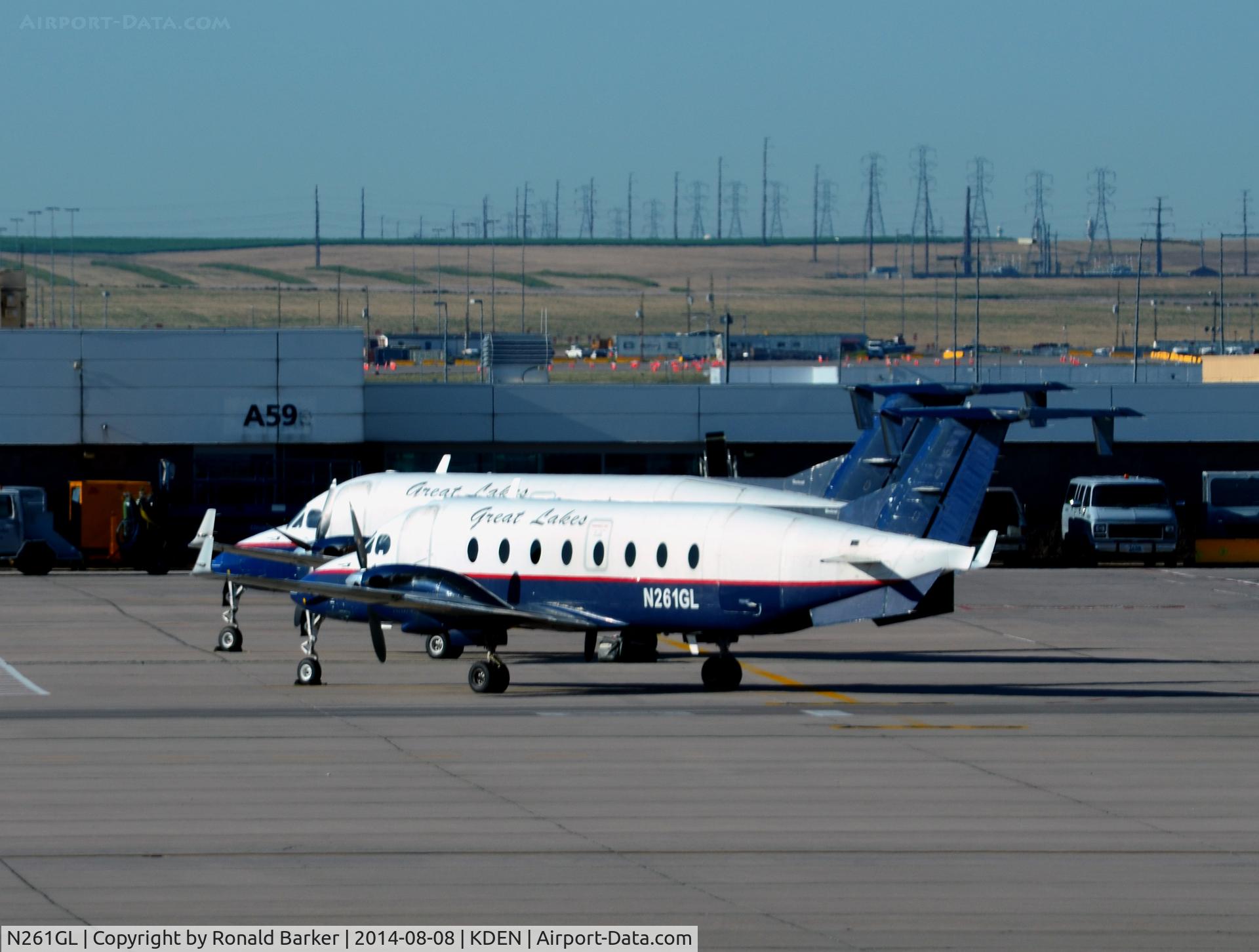 N261GL, 1996 Raytheon Aircraft Company 1900D C/N UE-261, At the gate Denver