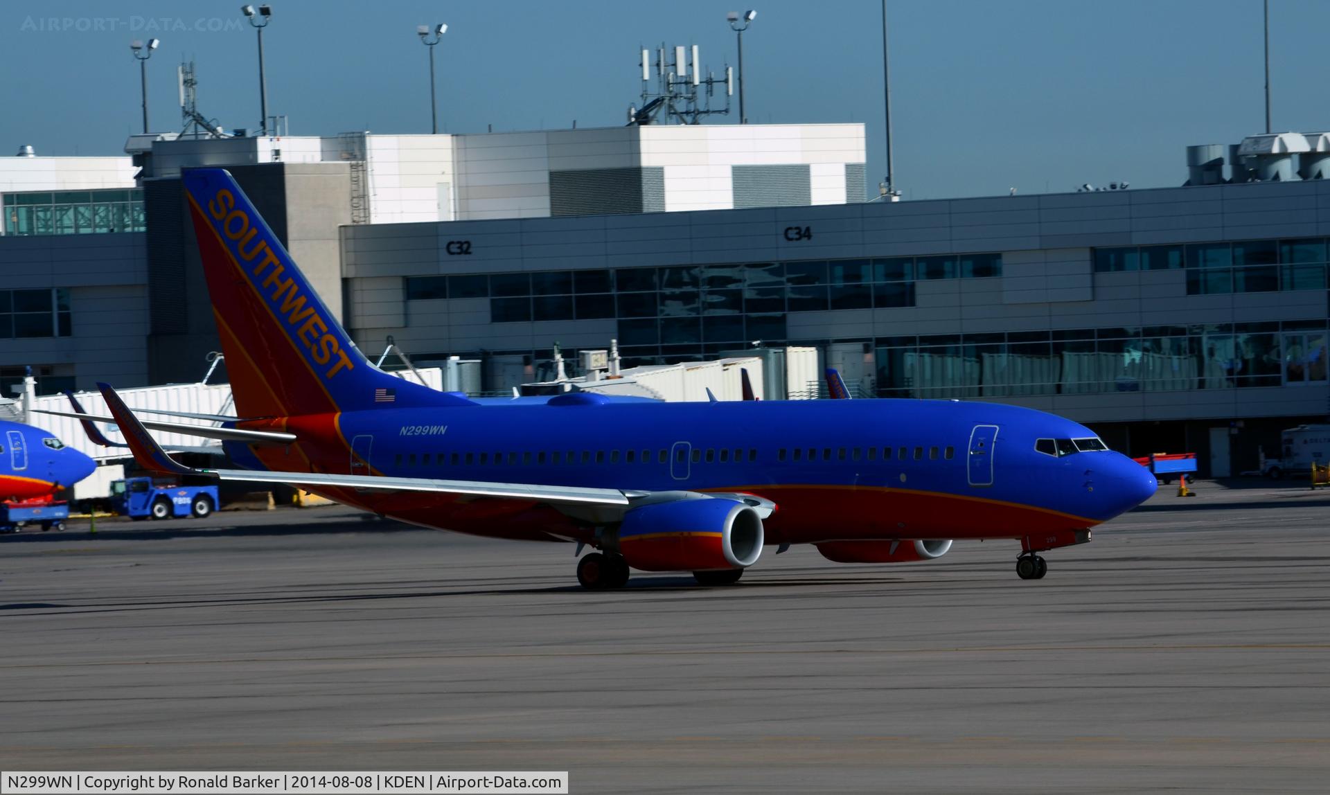 N299WN, 2007 Boeing 737-7H4 C/N 36614, Taxi Denver