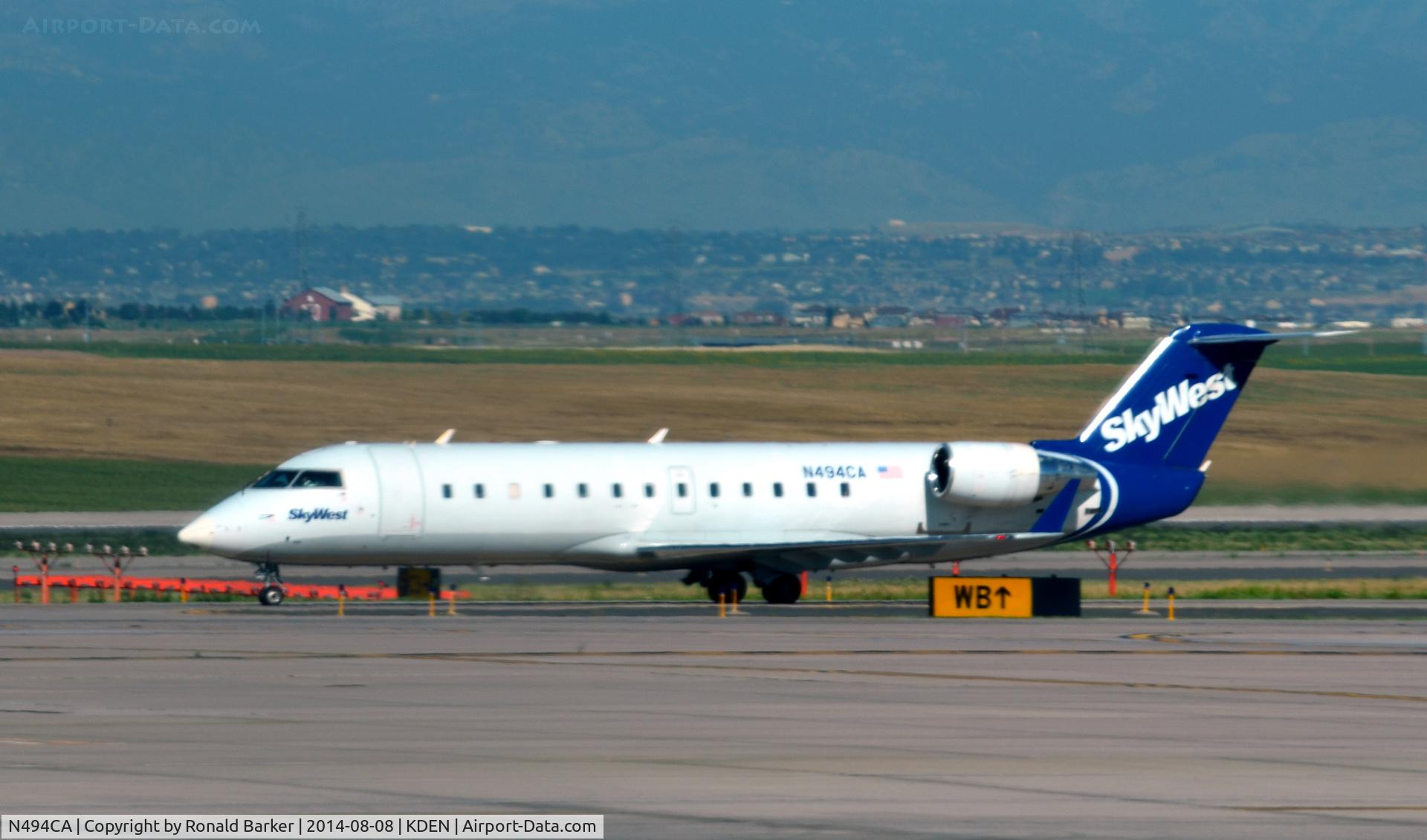 N494CA, 2003 Bombardier CRJ-200ER (CL-600-2B19) C/N 7765, Taxi Denver