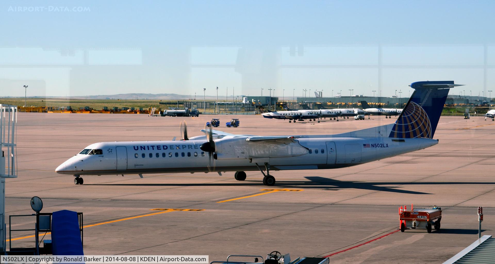 N502LX, 2007 Bombardier DHC-8-402 Dash 8 C/N 4168, Taxi Denver