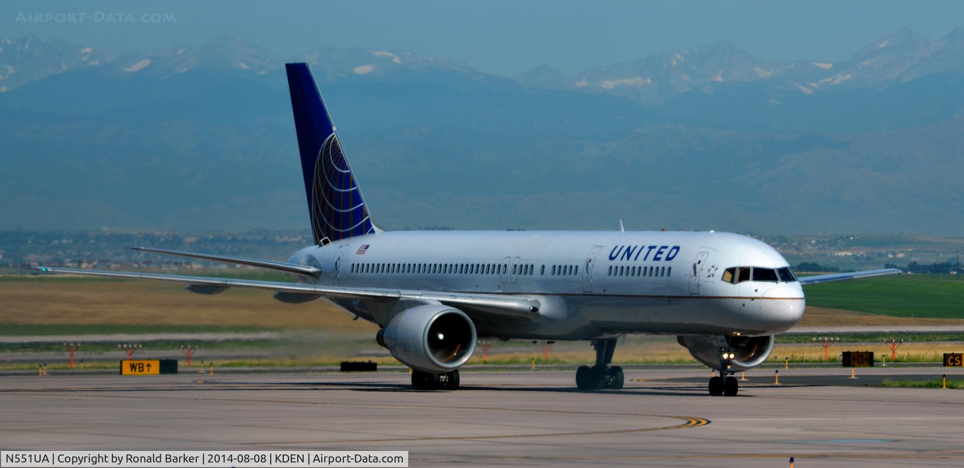 N551UA, 1992 Boeing 757-222 C/N 25399, Taxi Denver