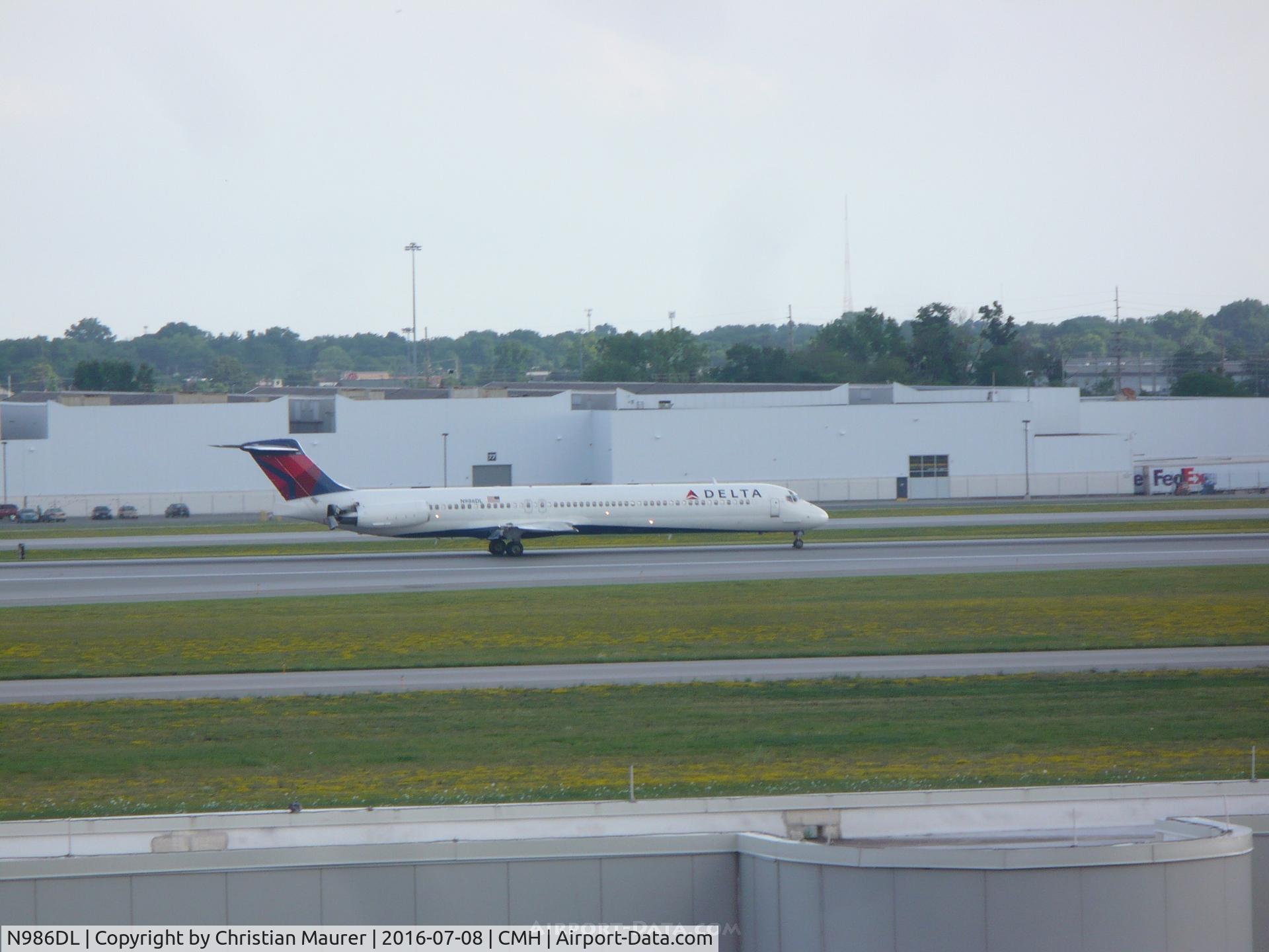 N986DL, 1991 McDonnell Douglas MD-88 C/N 53313, Delta MD-88