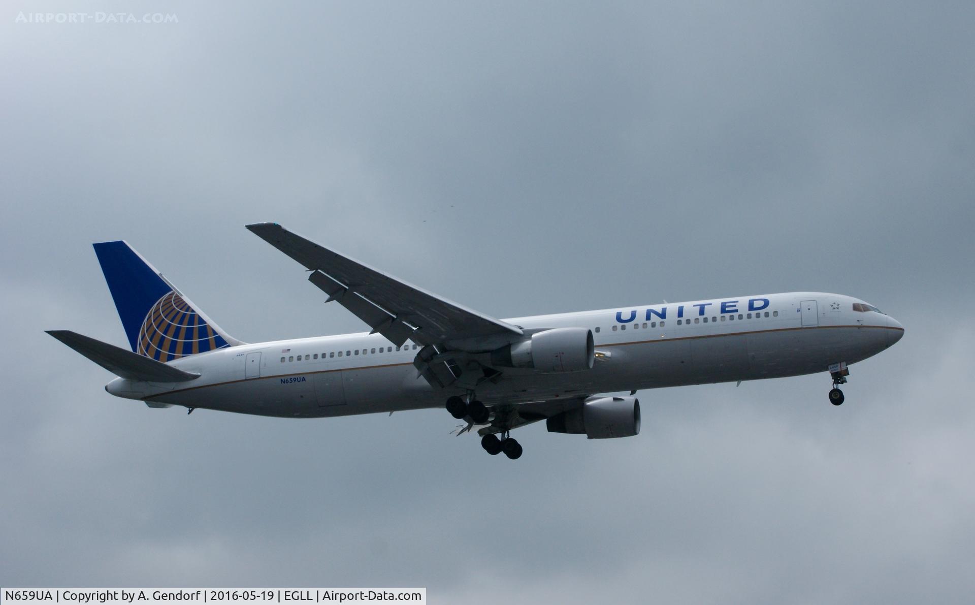 N659UA, 1993 Boeing 767-322 C/N 27114, United Airlines, is here approaching London Heathrow(EGLL)