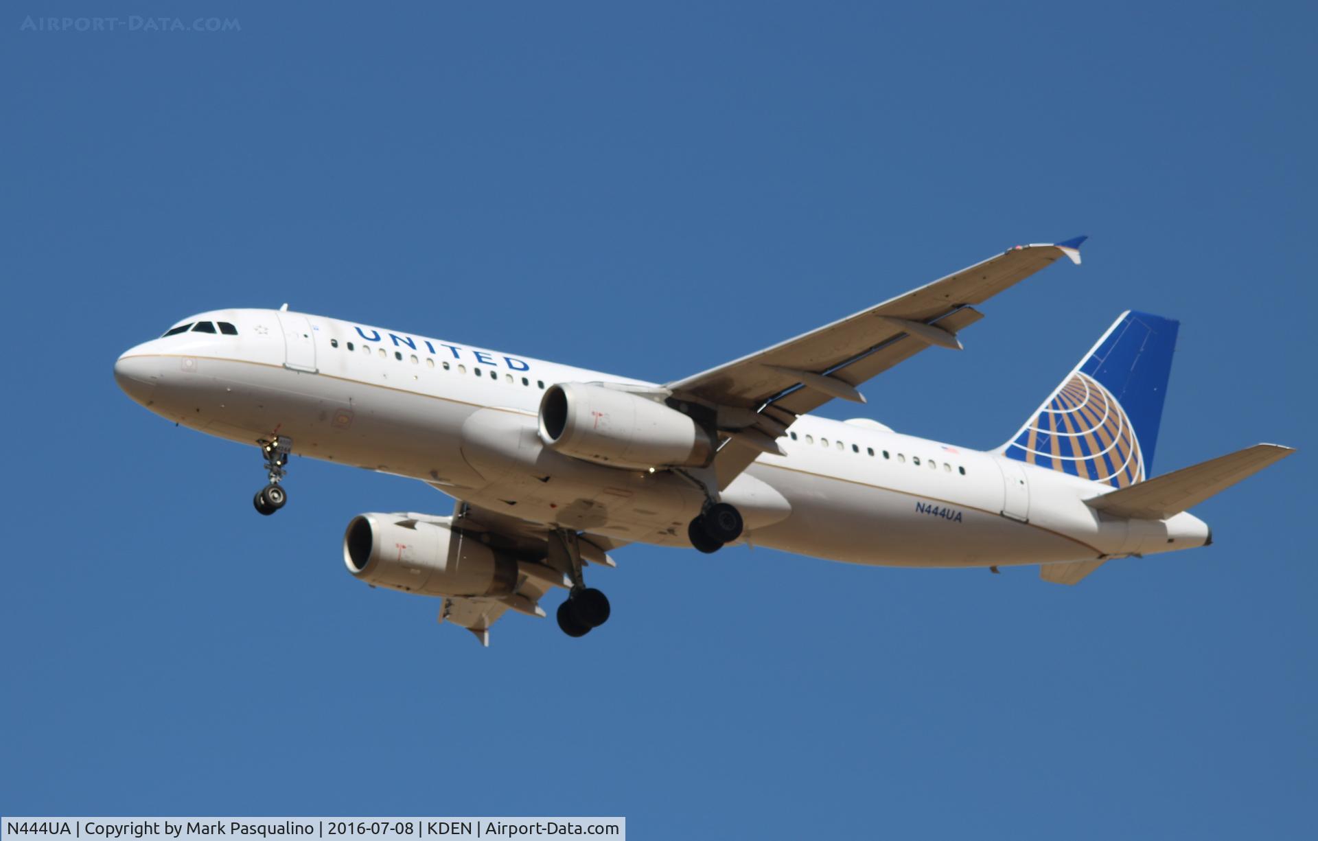 N444UA, 1998 Airbus A320-232 C/N 824, Airbus A320