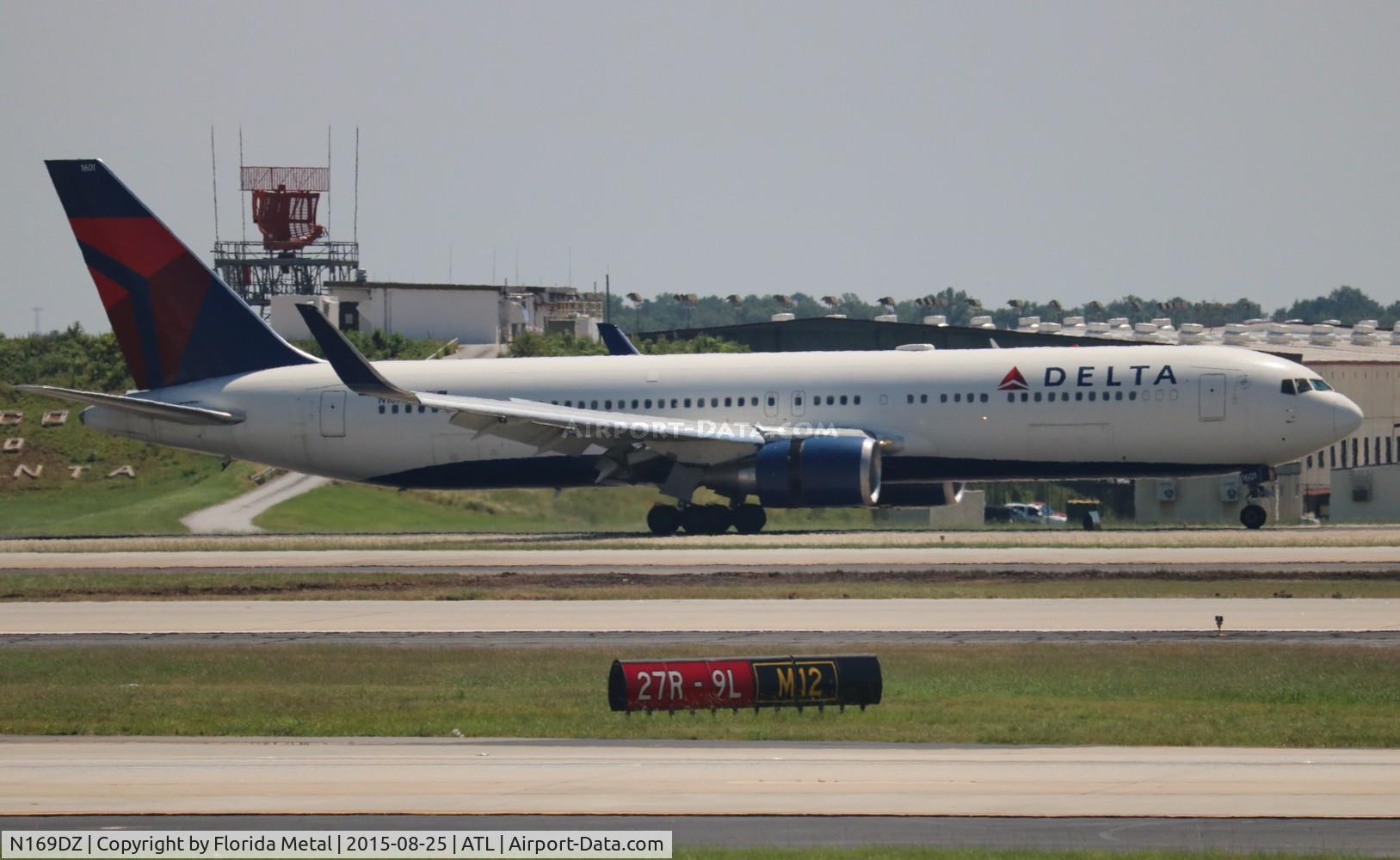 N169DZ, 1998 Boeing 767-332 C/N 29689, Delta