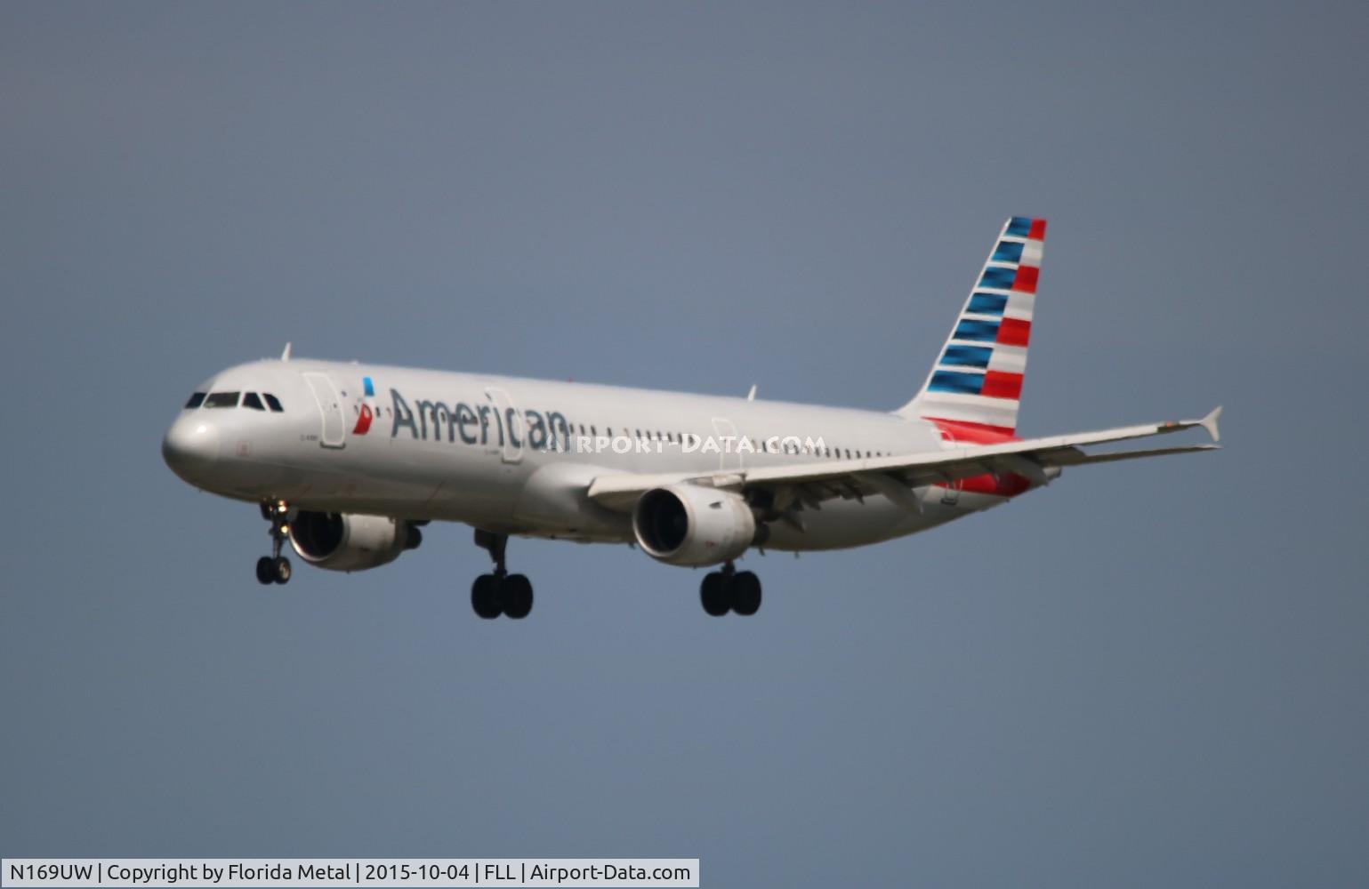 N169UW, 2001 Airbus A321-211 C/N 1455, American