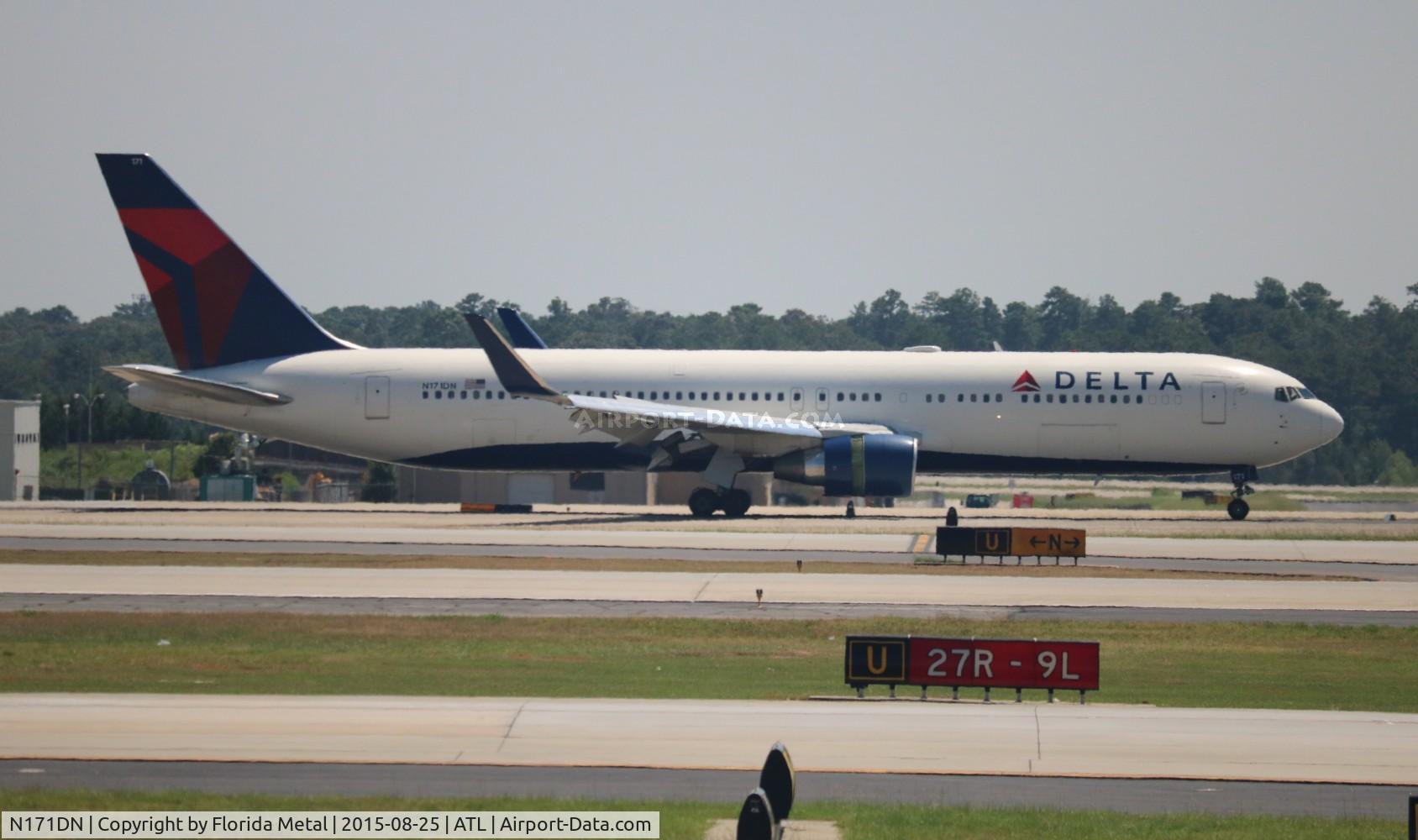 N171DN, 1990 Boeing 767-332 C/N 24759, Delta