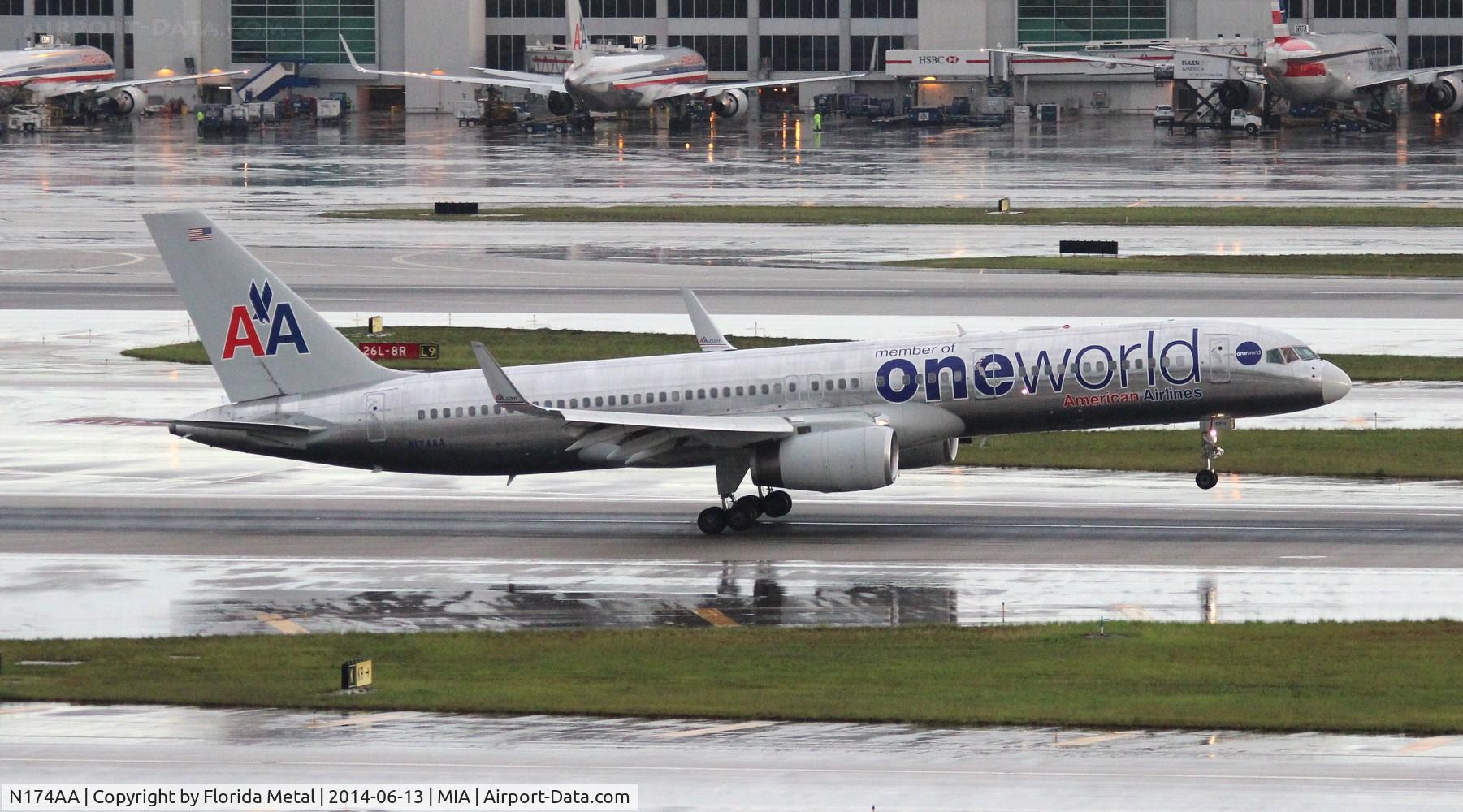 N174AA, 2002 Boeing 757-223 C/N 31308, American