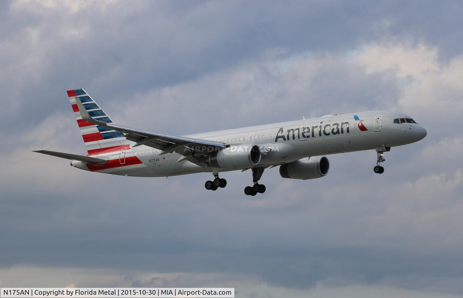 N175AN, 2001 Boeing 757-223 C/N 32394, American
