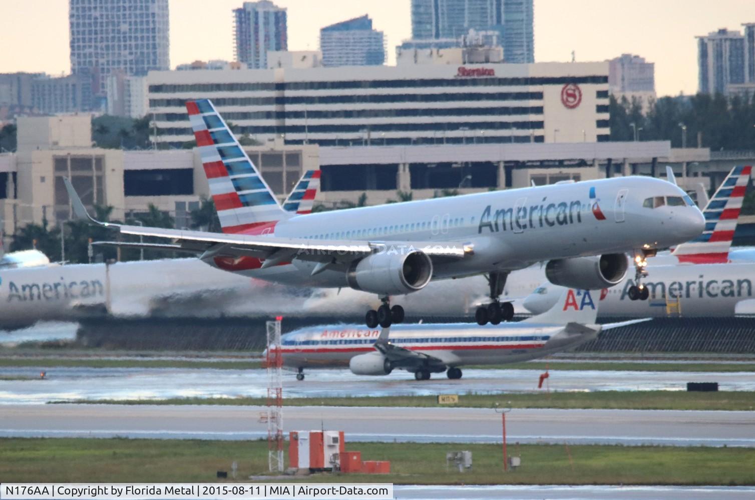 N176AA, 2001 Boeing 757-223 C/N 32395/994, American
