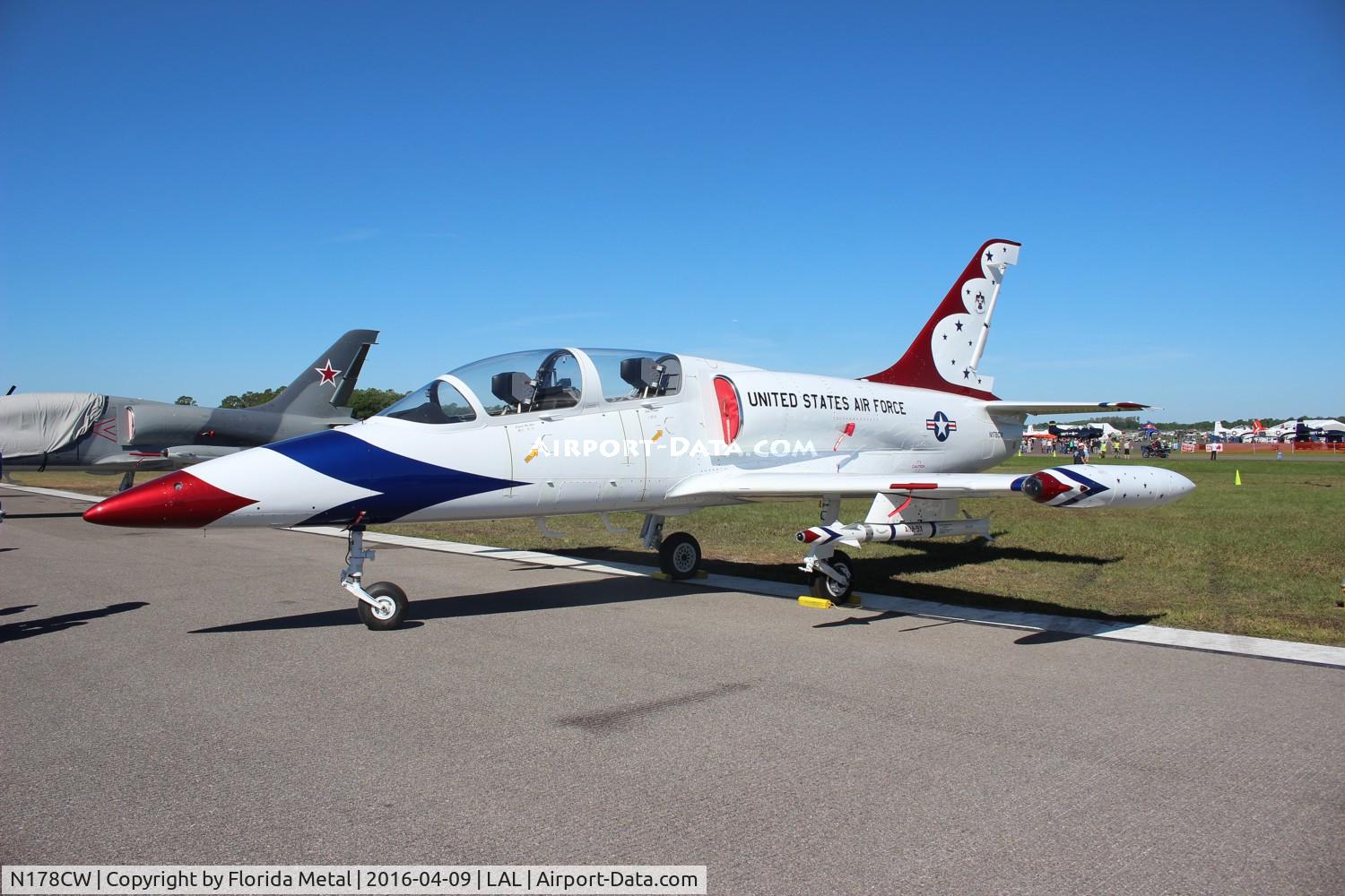 N178CW, 1984 Aero L-39 Albatros C/N 432848, L-39 in Thunderbirds colors