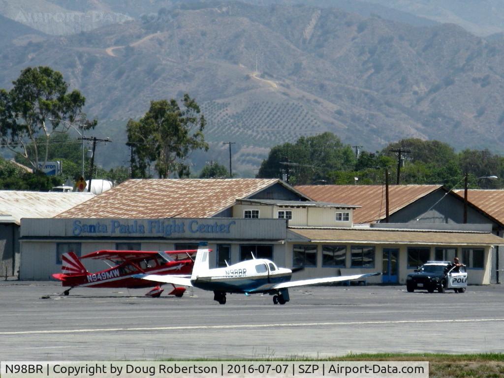 N98BR, 1995 Mooney M20J 201 C/N 24-3356, 1995 Mooney M20J MSE, Lycoming IO-360-A3B6D 200 Hp, SP PD on duty to right, taxi to Rwy 22
