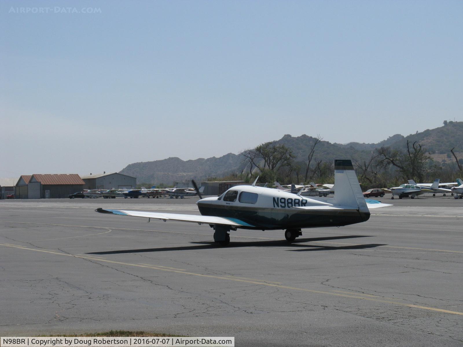 N98BR, 1995 Mooney M20J 201 C/N 24-3356, 1995 Mooney M20J MSE, Lycoming IO-360-A3B6D 200 Hp, taxi back off 22 after landing
