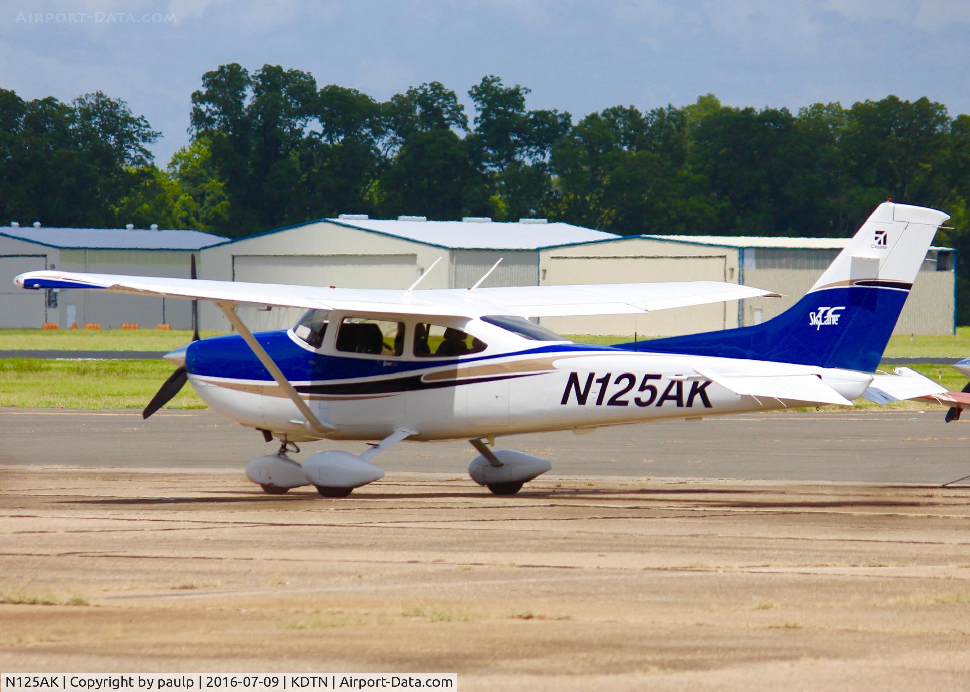 N125AK, 2004 Cessna T182T Turbo Skylane C/N T18208320, At Downtown Shreveport.