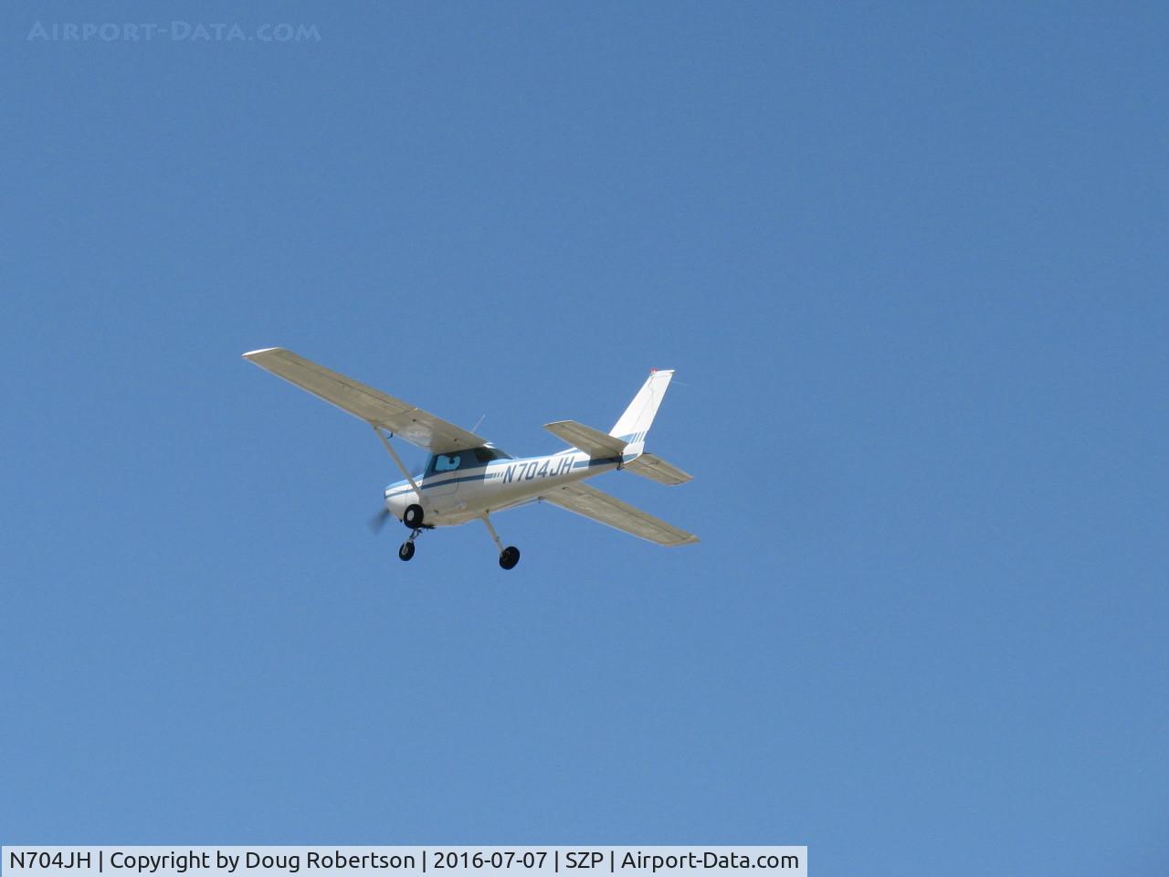 N704JH, 1976 Cessna 150M C/N 15078644, 1976 Cessna 150M, Continental O-200 100 Hp, takeoff climb Rwy 22