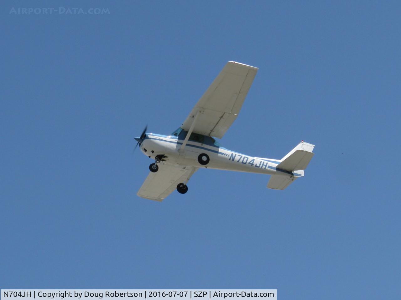 N704JH, 1976 Cessna 150M C/N 15078644, 1976 Cessna 150M, Continental O-200 100 Hp, takeoff climb Rwy 22