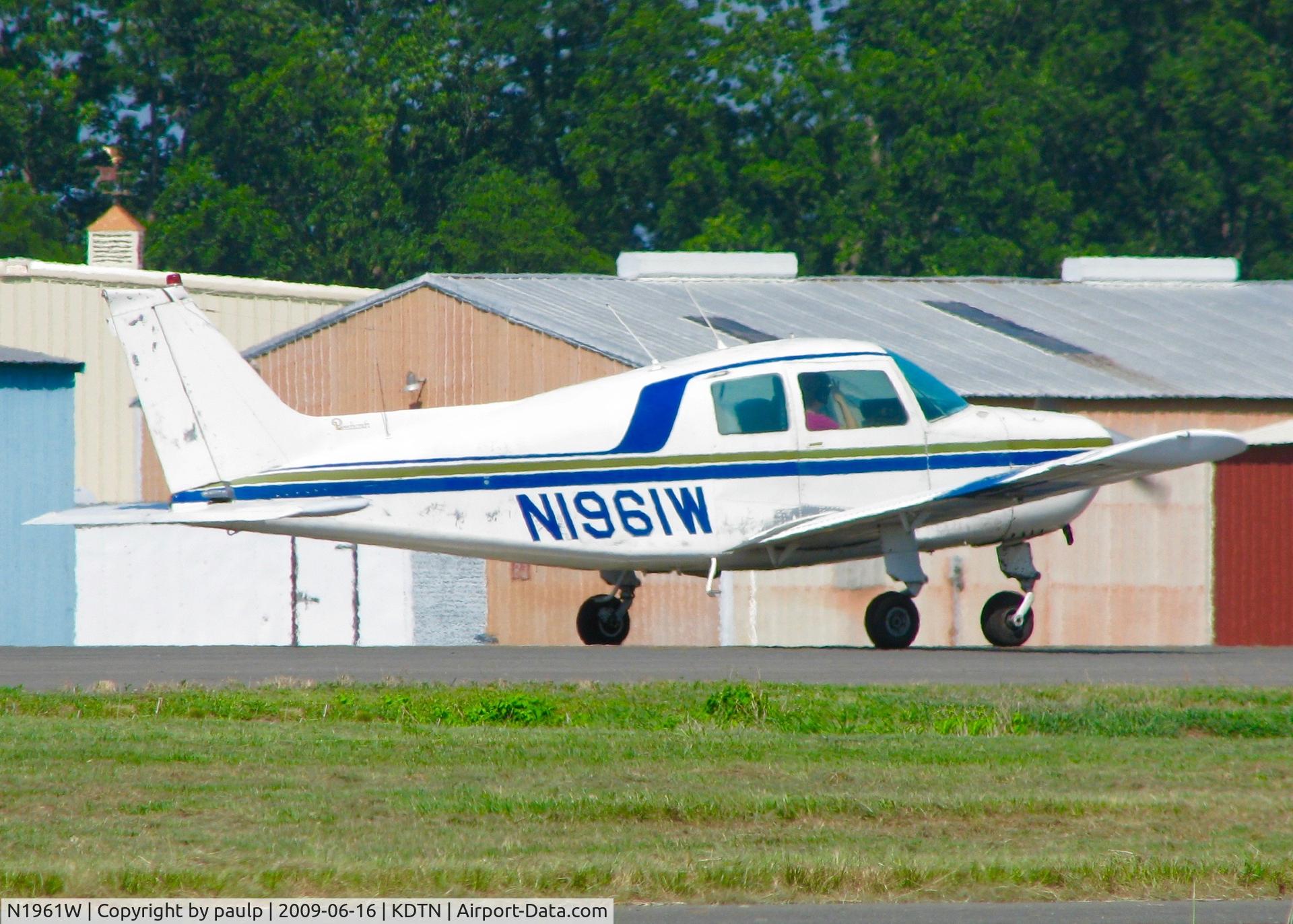 N1961W, 1973 Beech B19 Sport 150 C/N MB-624, At Downtown Shreveport.