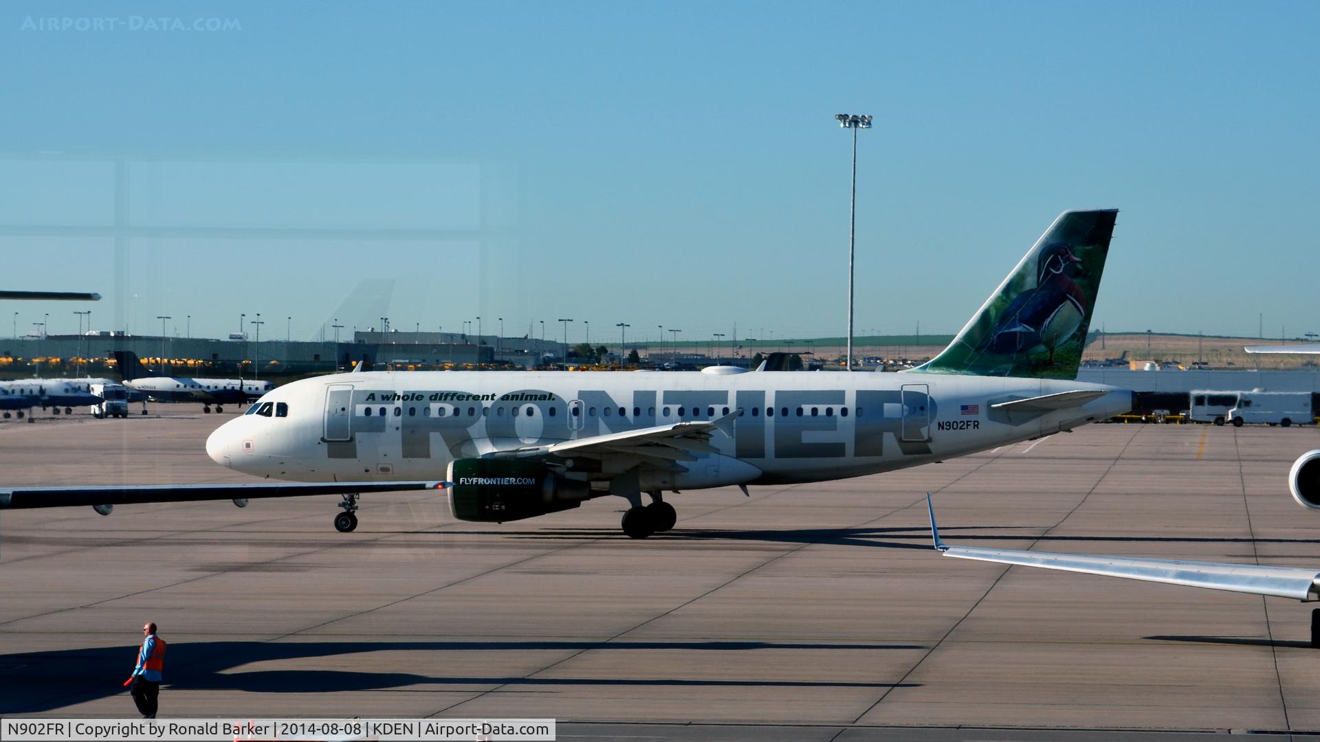 N902FR, 2001 Airbus A319-111 C/N 1515, Taxi Denver
