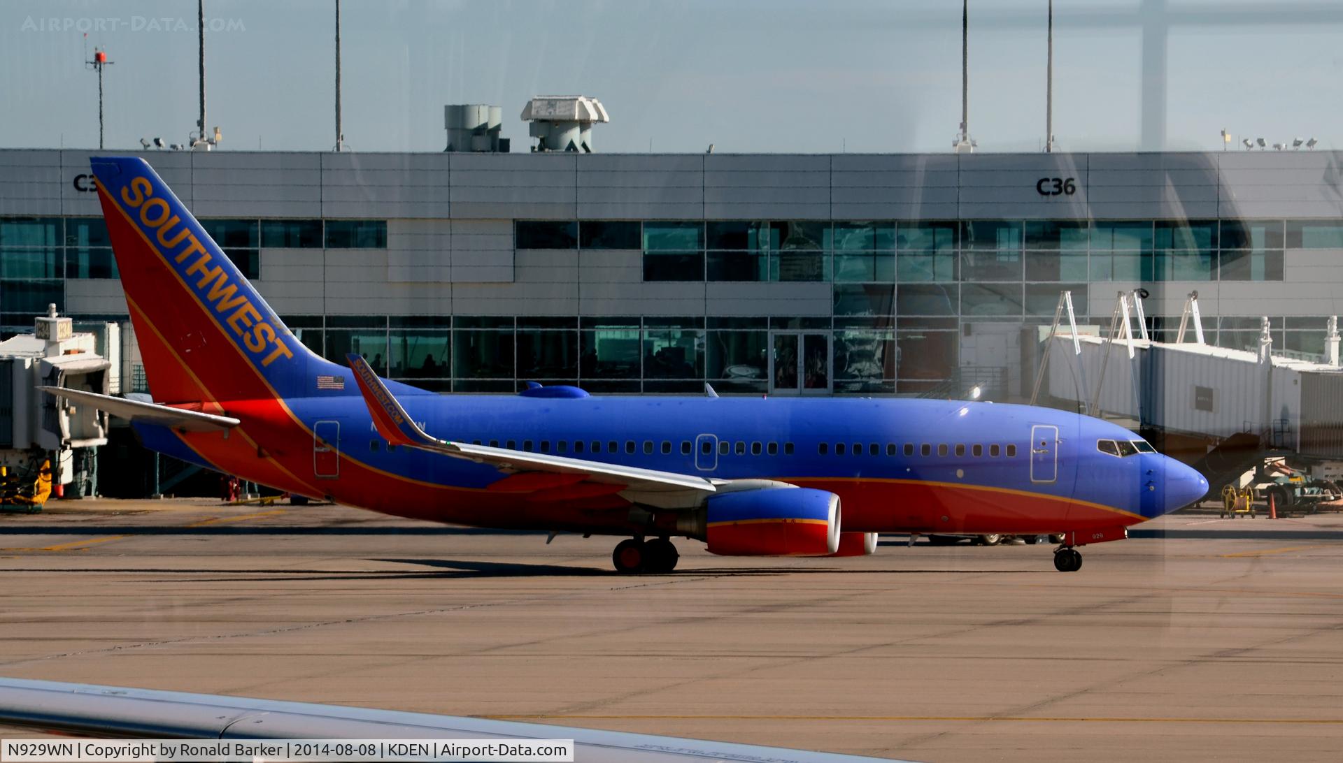 N929WN, 2008 Boeing 737-7H4 C/N 36631, Taxi for takeoff Denver