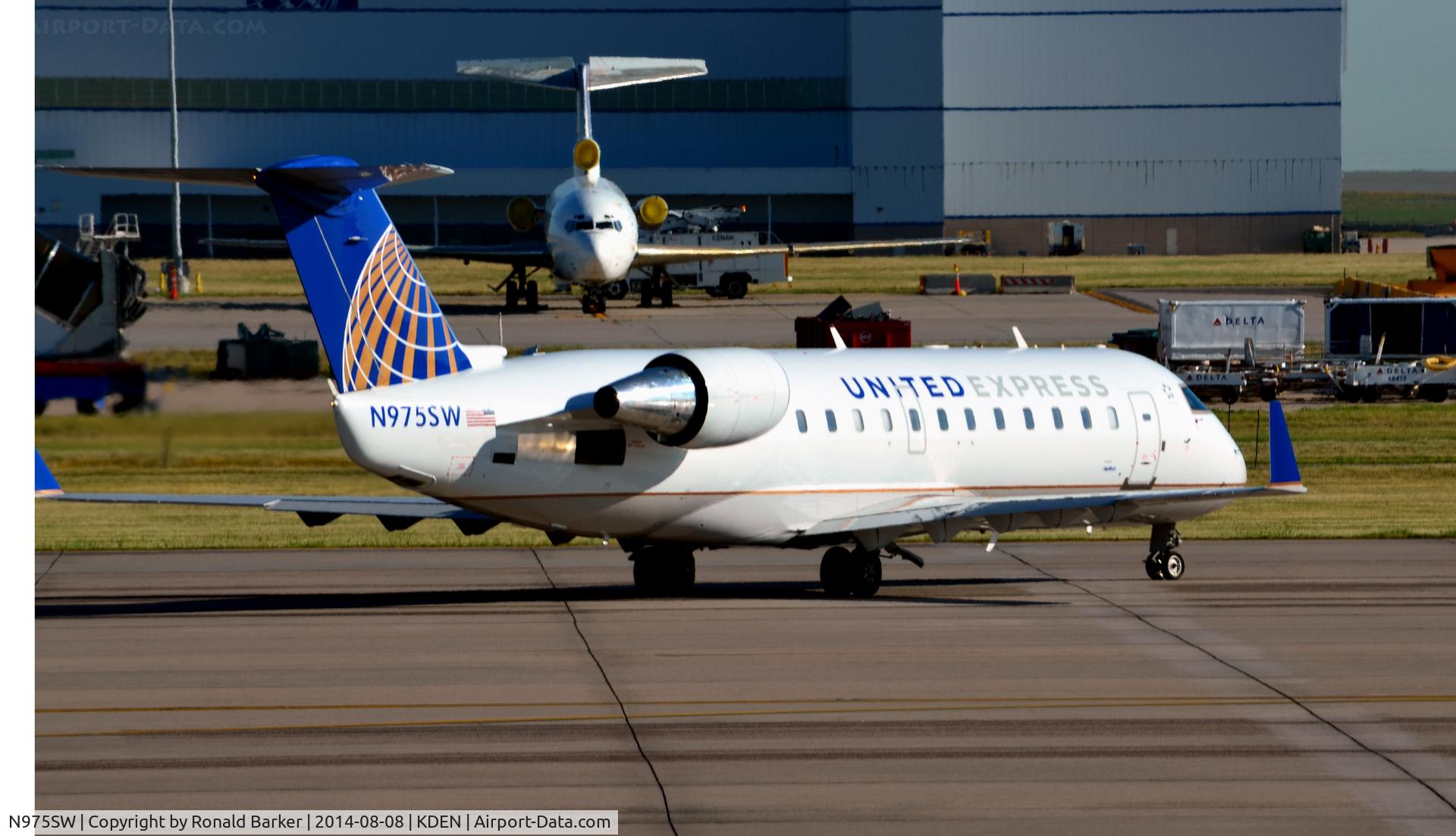 N975SW, 2004 Bombardier CRJ-200ER (CL-600-2B19) C/N 7951, Taxi Denver